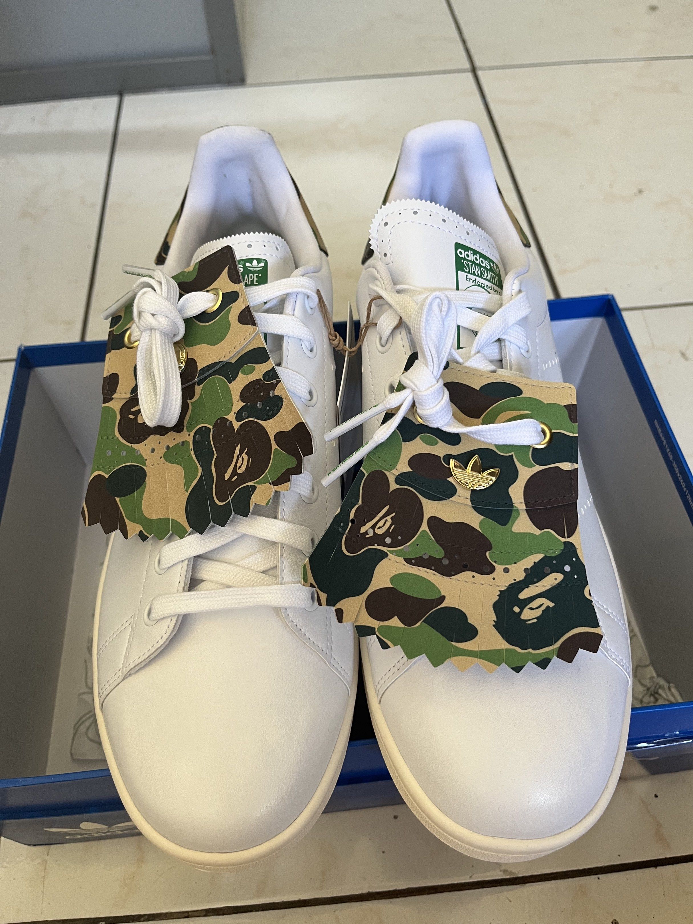 Adidas Stan Smith G Bape (Category: Sneakers) located in Cainta. Submitted by saminjess (Listing ID 1419741534, Image 1). Description: - Adidas Stan Smith G Bape sneakers - Size: US 12 - Includes: Original box (no lid), dust bag, and tags Loc: Cainta, Rizal.