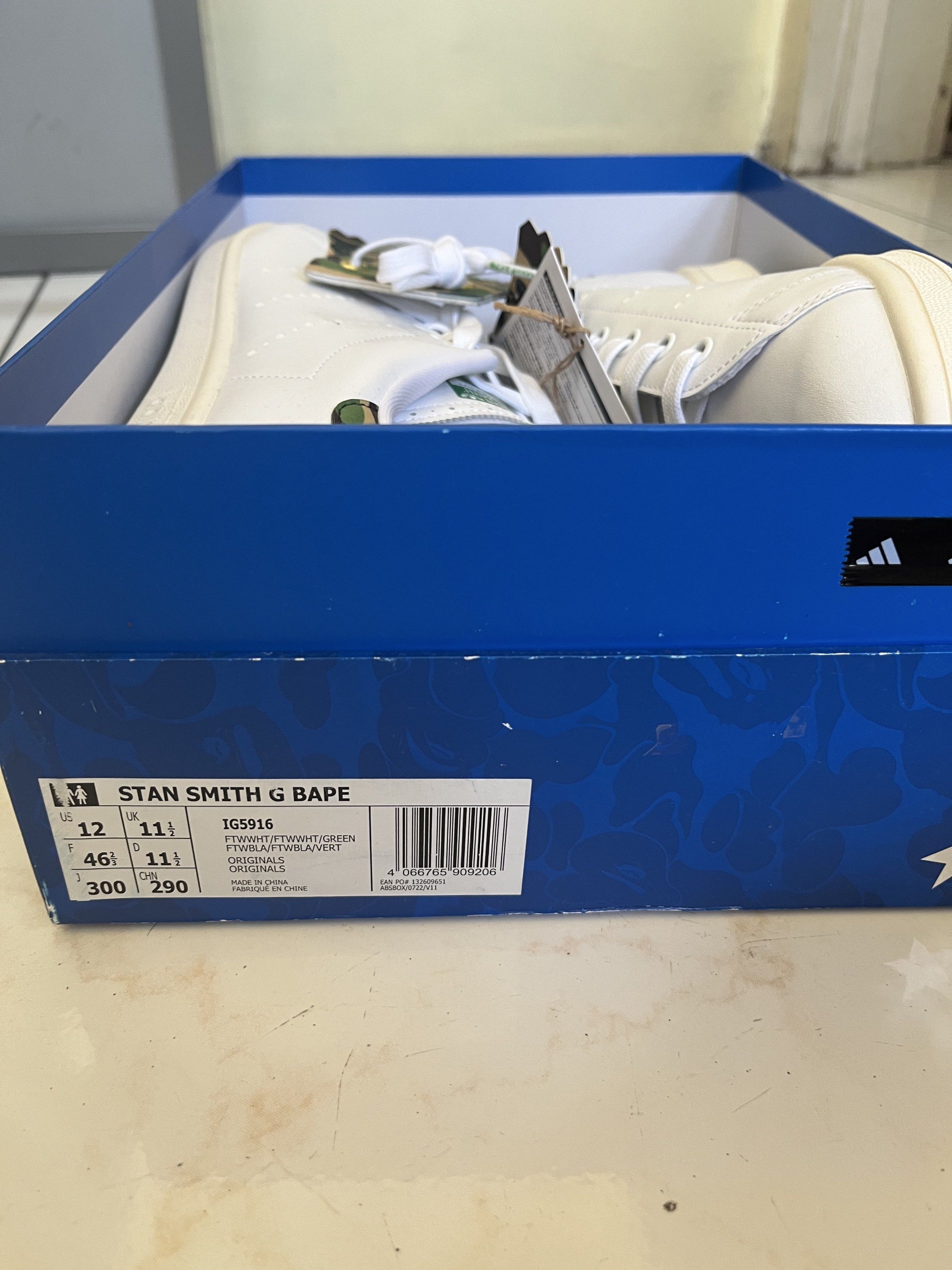 Adidas Stan Smith G Bape (Category: Sneakers) located in Cainta. Submitted by saminjess (Listing ID 1419741534, Image 2). Description: - Adidas Stan Smith G Bape sneakers - Size: US 12 - Includes: Original box (no lid), dust bag, and tags Loc: Cainta, Rizal.