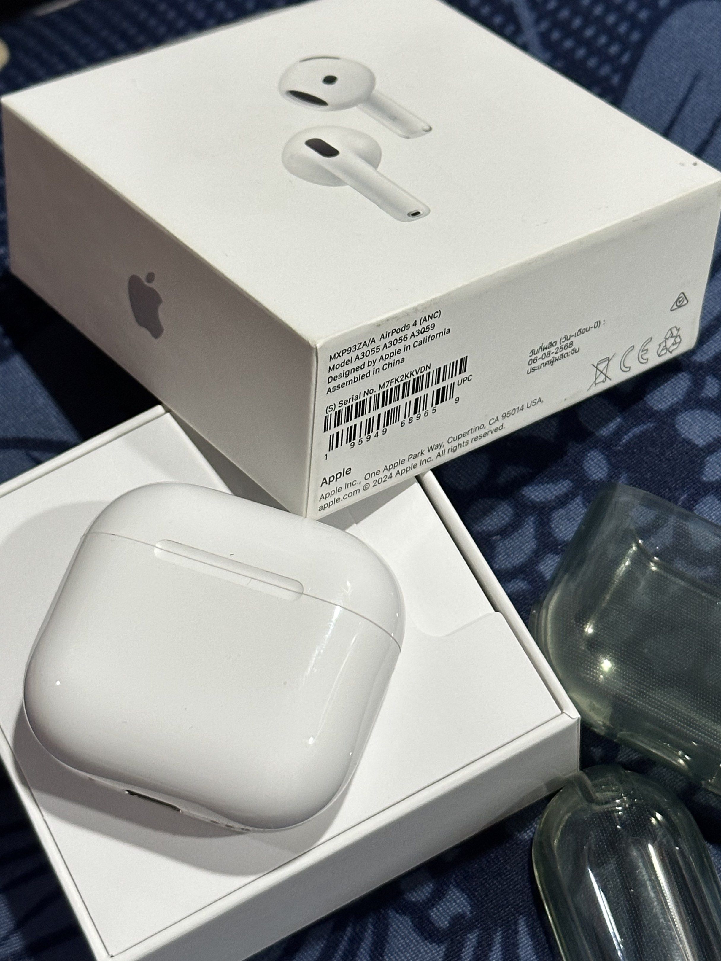 Apple AirPods 4 with ANC (Category: Earphones) located in San Nicolas. Submitted by jusvibecho (Listing ID 1419718612, Image 3). Description: Apple Airpods 4 with ANC last december lang binili I can show you receipt po kung kelan binili RFS: Di masaya do nagagamit Nego pa po sa price Please see attached photo po para makita niyo specifications .