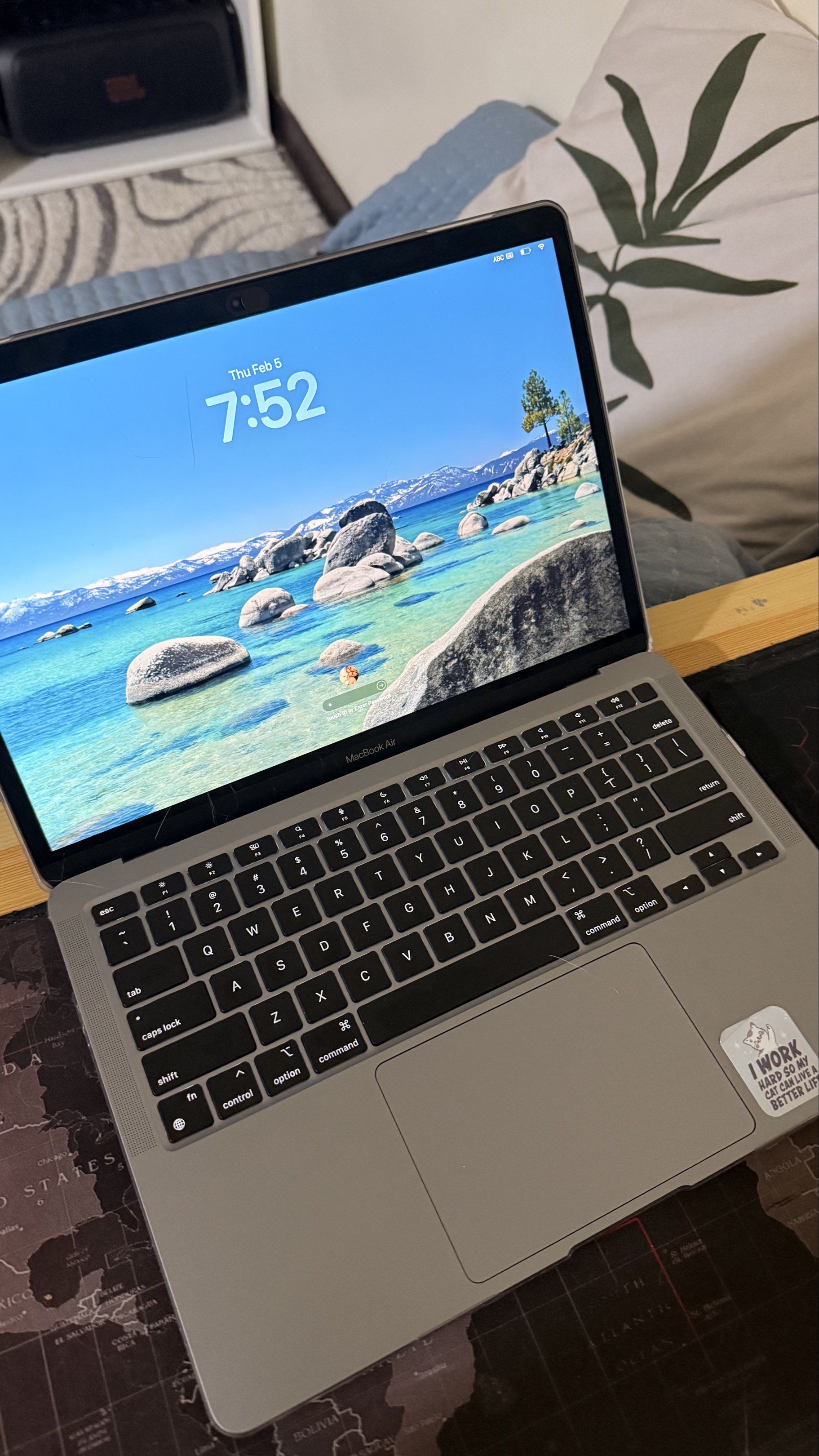 Apple MacBook Air 13-inch (Category: Laptops & Notebooks) located in Makati City. Submitted by kristinefronda (Listing ID 1419779656, Image 1). Description: Macbook Air 2020 M1 Bought 2023 Battery 95% Memory 8Gb Storage 250GB With Original Charger and Box *Casing not included.