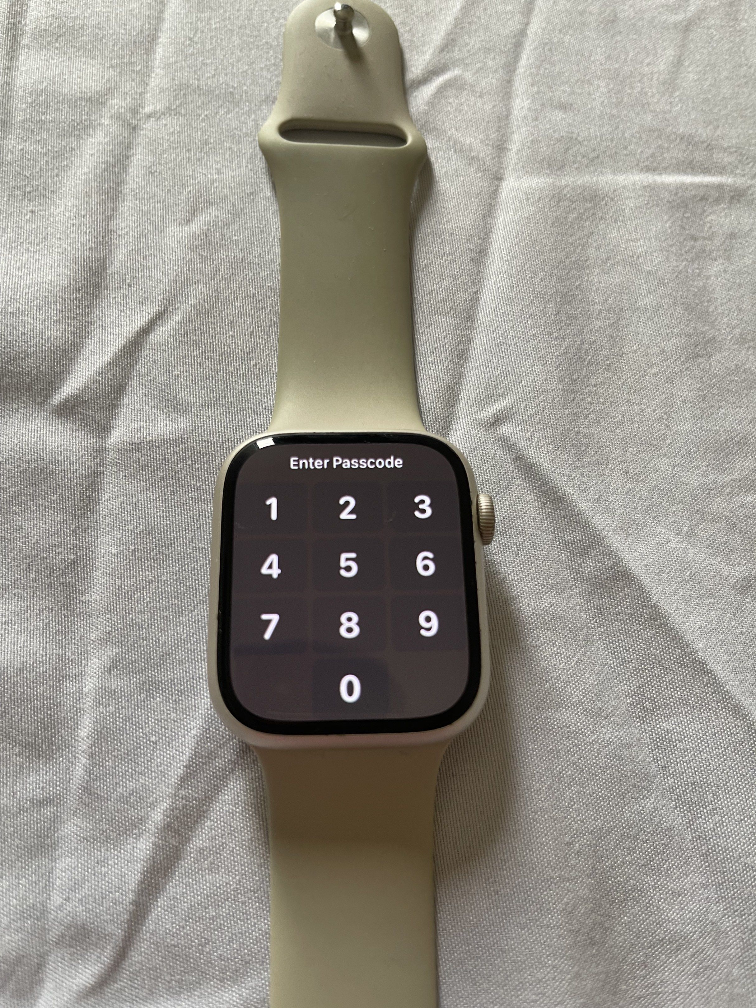 Original Apple watch Series 7 45mm (Category: Wearables & Smart Watches) located in Bacoor. Submitted by prelovediswelloved (Listing ID 1419631811, Image 2). Description: Lady owned , first owner W/ box & cable charger No repair, no issue but sign of usage like Sa strap nag darken na normal signs of usage ‼️NO TO LOW BALLER PLS‼️ .