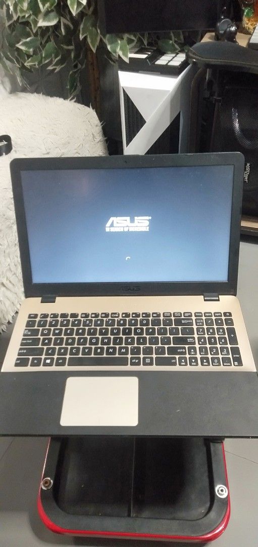 ASUS Laptop Vivobook Intel Core i5 8GB RAM (Category: Laptops & Notebooks) located in Mandaluyong City. Submitted by allinthehood (Listing ID 1419595662, Image 3). Description: - ASUS Laptop - Intel Core i5 Processor - 8GB RAM - 128GB SSD - Black exterior, Gold interior - ASUS logo on startup - Processor speed: 1.60GHz With Bag, Mousepad, Wireless Mouse, laptop Holder And Charger..