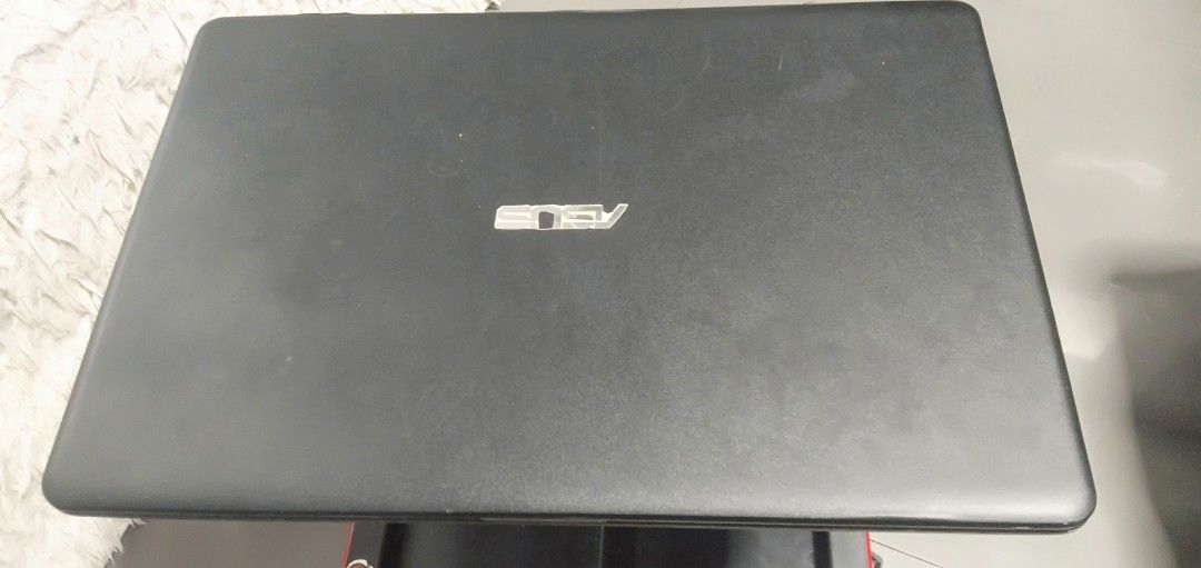 ASUS Laptop Vivobook Intel Core i5 8GB RAM (Category: Laptops & Notebooks) located in Mandaluyong City. Submitted by allinthehood (Listing ID 1419595662, Image 1). Description: - ASUS Laptop - Intel Core i5 Processor - 8GB RAM - 128GB SSD - Black exterior, Gold interior - ASUS logo on startup - Processor speed: 1.60GHz With Bag, Mousepad, Wireless Mouse, laptop Holder And Charger..