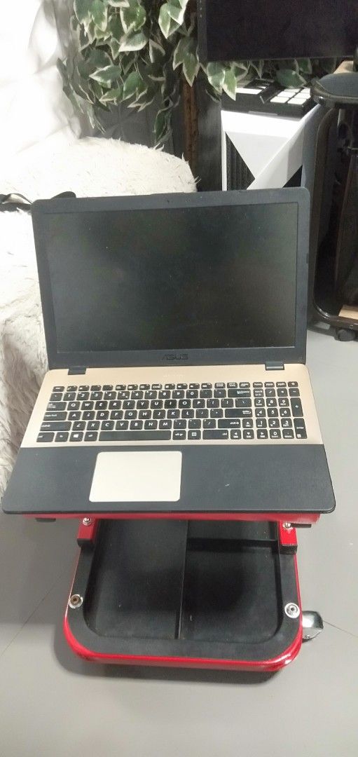 ASUS Laptop Vivobook Intel Core i5 8GB RAM (Category: Laptops & Notebooks) located in Mandaluyong City. Submitted by allinthehood (Listing ID 1419595662, Image 2). Description: - ASUS Laptop - Intel Core i5 Processor - 8GB RAM - 128GB SSD - Black exterior, Gold interior - ASUS logo on startup - Processor speed: 1.60GHz With Bag, Mousepad, Wireless Mouse, laptop Holder And Charger..