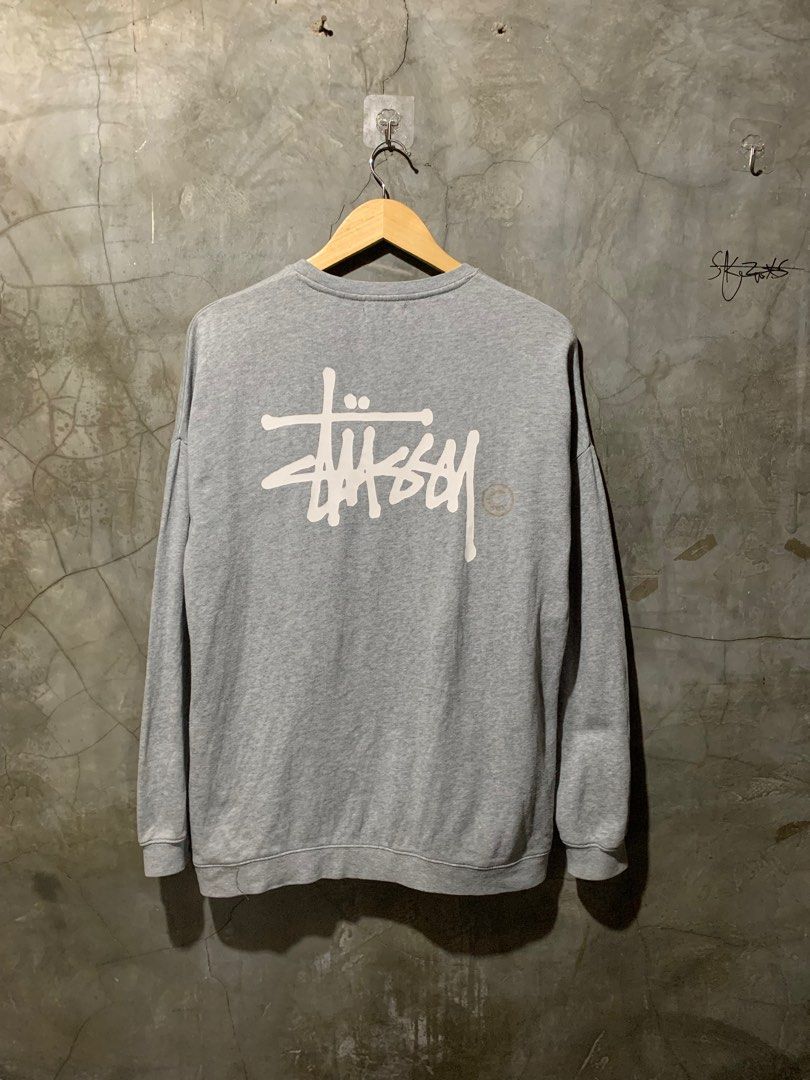 AUTHENTIC STUSSY CREWNECK SWEATER (Category: Hoodies) located in Cagayan de Oro. Submitted by lruss (Listing ID 1419748850, Image 1). Description: 21.5x27.5 VeryGOOD Condition Color rate:9.3/10 Minimal flaws only check last 2 pics Lints.