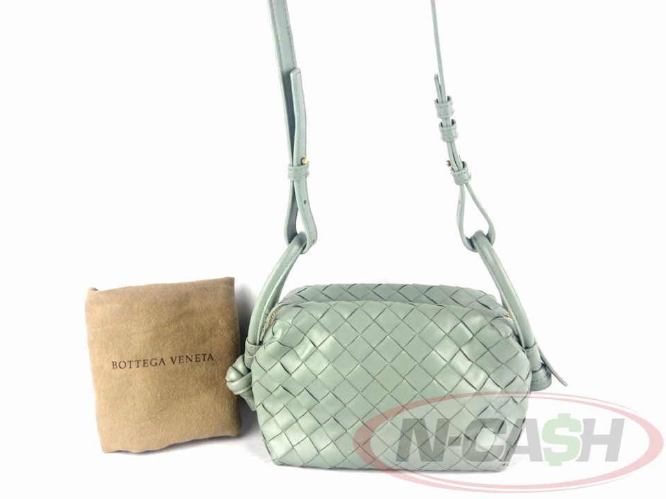 Bottega Veneta Mini Loop (Category: Luxury Bags & Wallets) located in Makati City. Submitted by luxury_by_ncash_2 (Listing ID 1419632389, Image 2). Description: N-Cash Pawnshop "Instant Cash for Bags, Watches, Cars, and Electronics" https://www.ncash-pawnshop-philippines.com/ Bottega Veneta Mini Loop BRAND NEW Brand: BOTTEGA VENETA Measures: Height: 11 cm | 4.3″ • Width: 17 cm | 6.7″ • Depth: 6 cm | 2.3″ • Strap drop: 50 cm | 19.7″ • Fits iPhone 