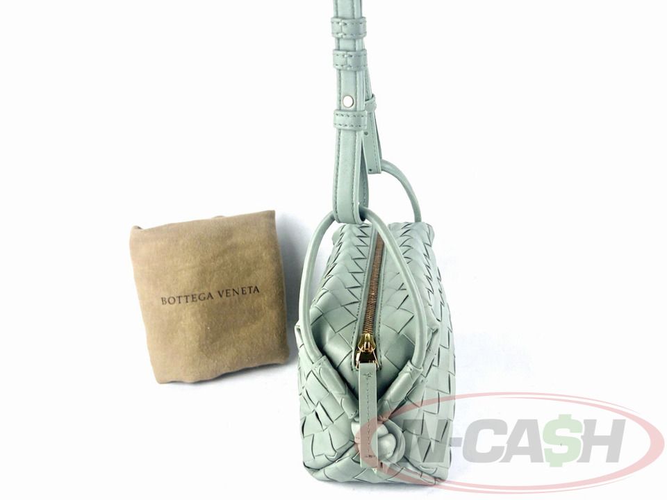 Bottega Veneta Mini Loop (Category: Luxury Bags & Wallets) located in Makati City. Submitted by luxury_by_ncash_2 (Listing ID 1419632389, Image 3). Description: N-Cash Pawnshop "Instant Cash for Bags, Watches, Cars, and Electronics" https://www.ncash-pawnshop-philippines.com/ Bottega Veneta Mini Loop BRAND NEW Brand: BOTTEGA VENETA Measures: Height: 11 cm | 4.3″ • Width: 17 cm | 6.7″ • Depth: 6 cm | 2.3″ • Strap drop: 50 cm | 19.7″ • Fits iPhone 