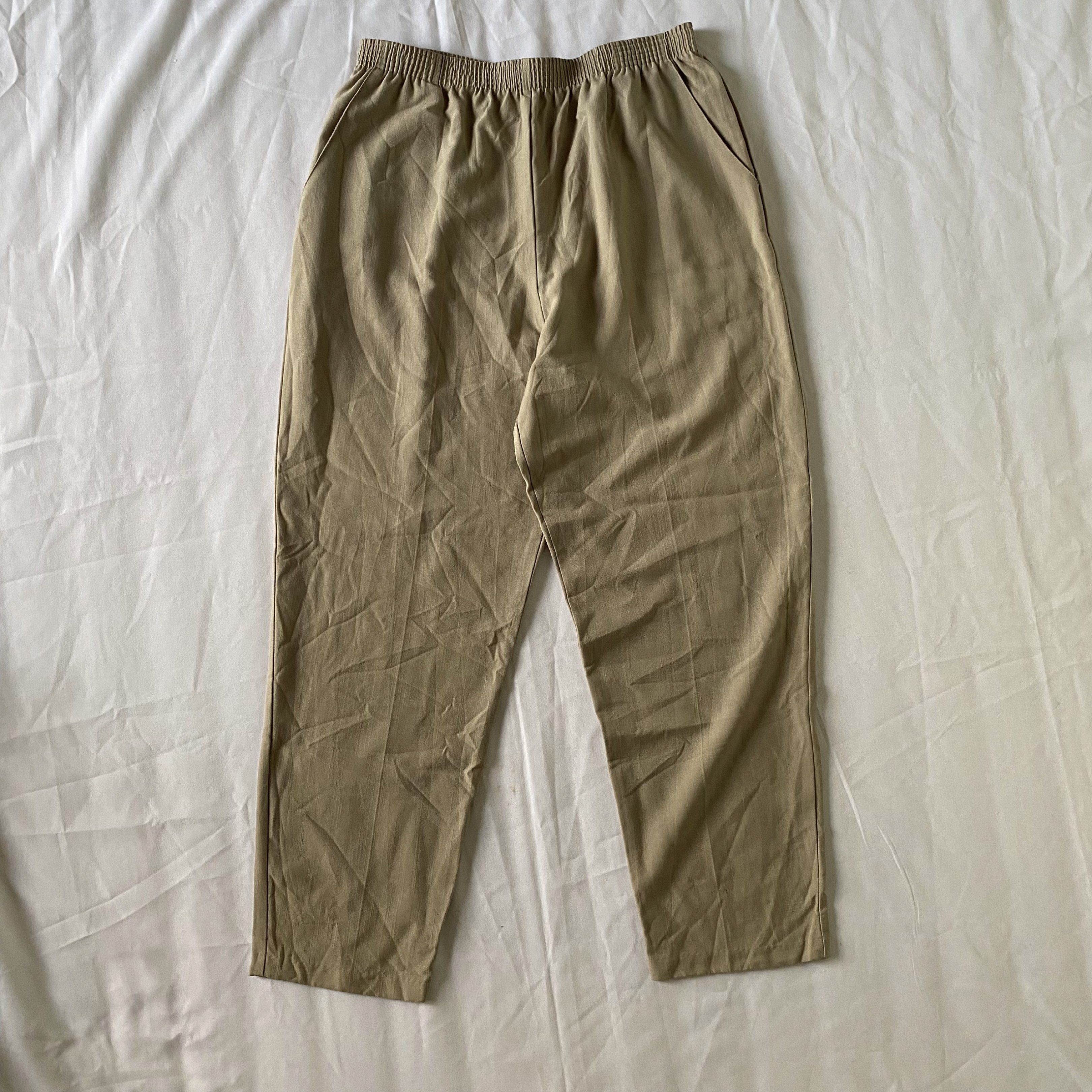 Briggs New York Beige Pants Size 18 (Category: Other Bottoms) located in Makati City. Submitted by quickfinds (Listing ID 1419597112, Image 2). Description: Waistline can fit until 36-38 since it is garterzied Good for unisex!.