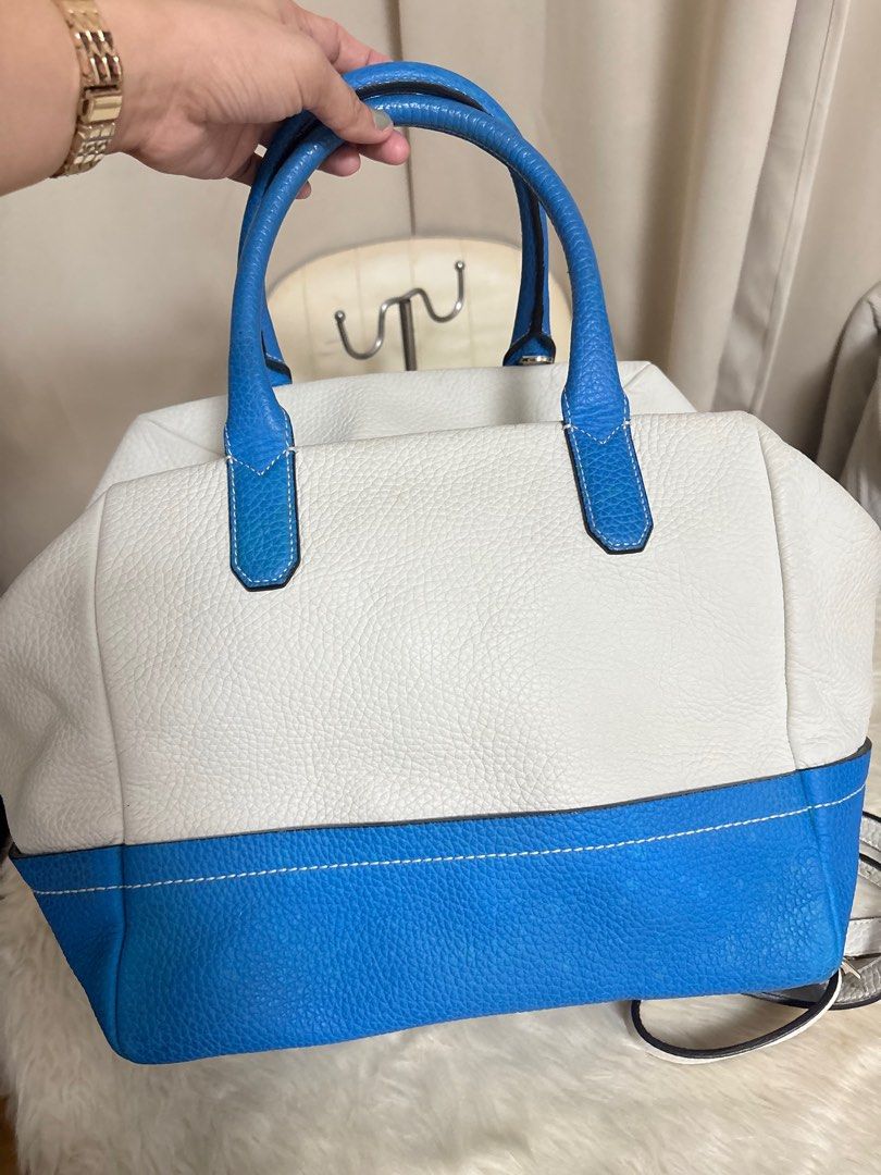 Bruno Magli 2 way Bag with Sling (Category: Shoulder Bags) located in Cavite. Submitted by jdbprelovedbagsph (Listing ID 1419750495, Image 2). Description: Bruno Magli Doctors Bag with sling Genuine leather Large bag In good condition Minor issue: May super light na mga parang batik na stain sa bandang baba , Pero in person hindi po ganon kahalata. Please check po sa last photo. no reservation Strictly payment first. For sure buyers only MOP: BDO