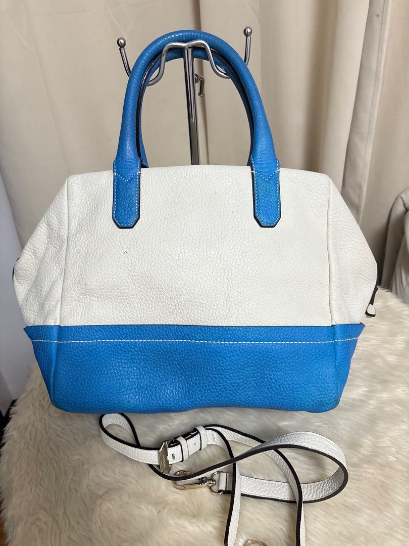 Bruno Magli 2 way Bag with Sling (Category: Shoulder Bags) located in Cavite. Submitted by jdbprelovedbagsph (Listing ID 1419750495, Image 1). Description: Bruno Magli Doctors Bag with sling Genuine leather Large bag In good condition Minor issue: May super light na mga parang batik na stain sa bandang baba , Pero in person hindi po ganon kahalata. Please check po sa last photo. no reservation Strictly payment first. For sure buyers only MOP: BDO