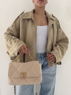 (Category: ) located in . Submitted by lian_closet (Listing ID 1419618243, Image 1). Description: .