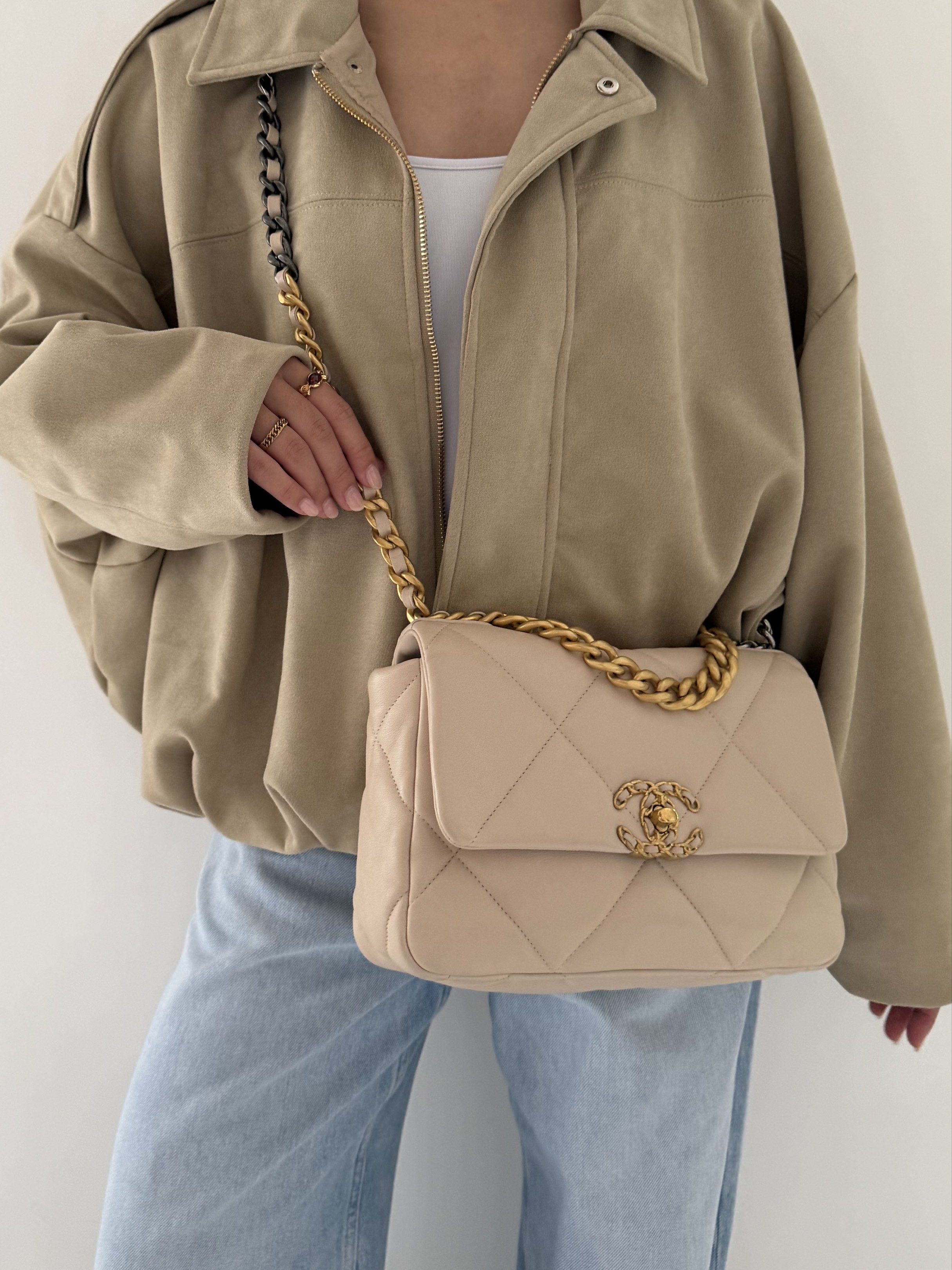Chanel 19 Small in Light Beige with Mixed Hardware (Microchip) (Category: Luxury Bags & Wallets) located in Quezon City. Submitted by lian_closet (Listing ID 1419618243, Image 3). Description: C19 Small in Light Beige with Mixed Hardware (Microchip) Best Price: ₱230,000 Preloved, Pristine Comes with Dust Bag, Care Booklet, Wiper, Box, Ribbon, Camellia & LegitGrails Authenticity Certificate Preloved Rating: 9.7/10 Pristine Minimal No rubs on corne