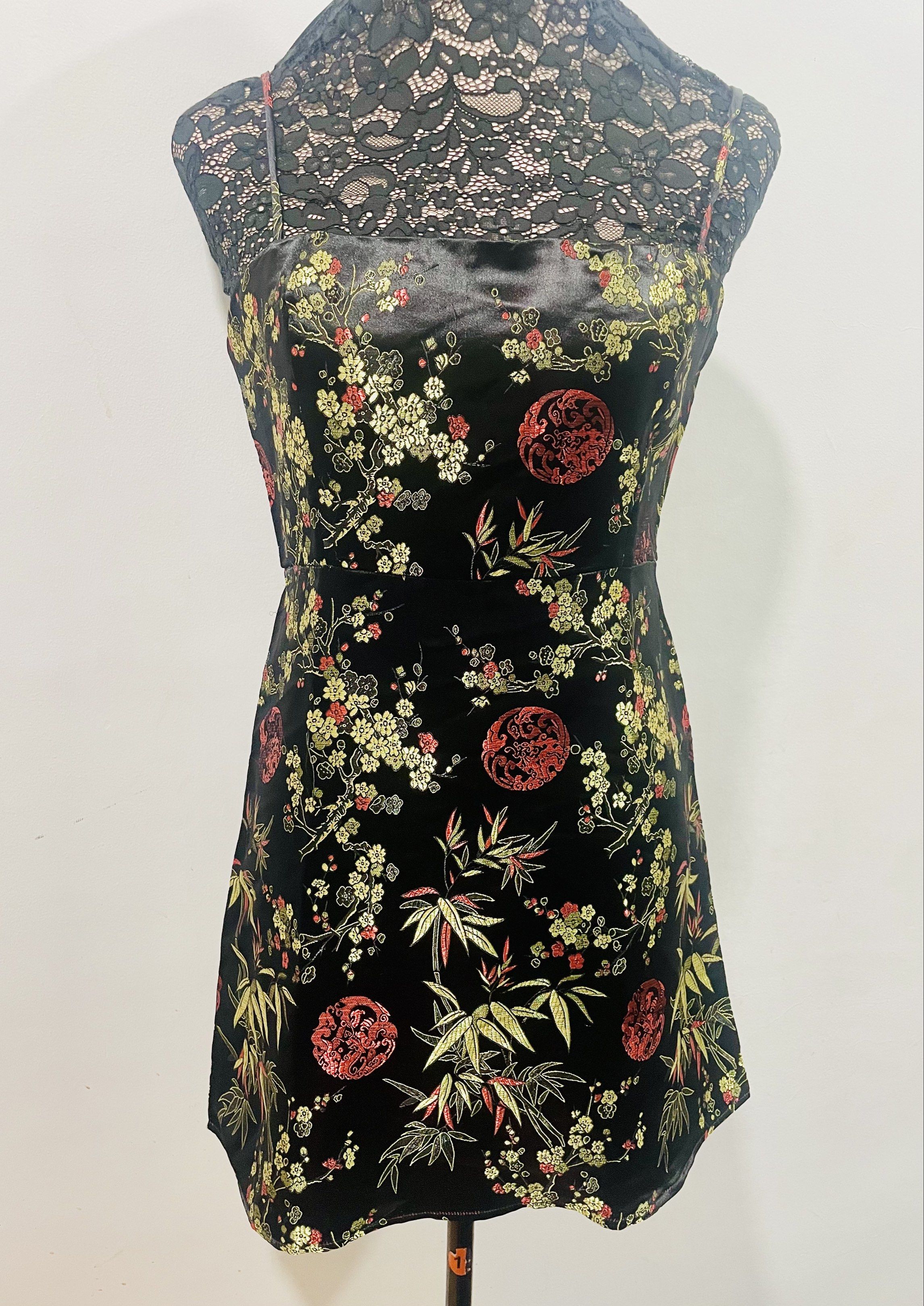 Classic floral dress (Category: Dresses) located in San Juan City. Submitted by niqclassythrift (Listing ID 1419770571, Image 1). Description: Fits M - Semi Large New with tag .