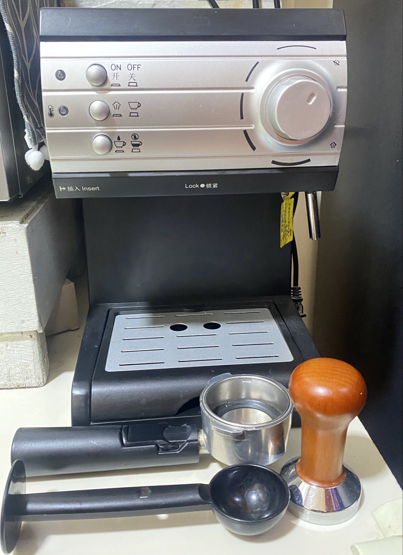 Coffee Machine (Category: Coffee & Tea Tableware) located in Angono. Submitted by tsarmeyn (Listing ID 1419760195, Image 2). Description: .