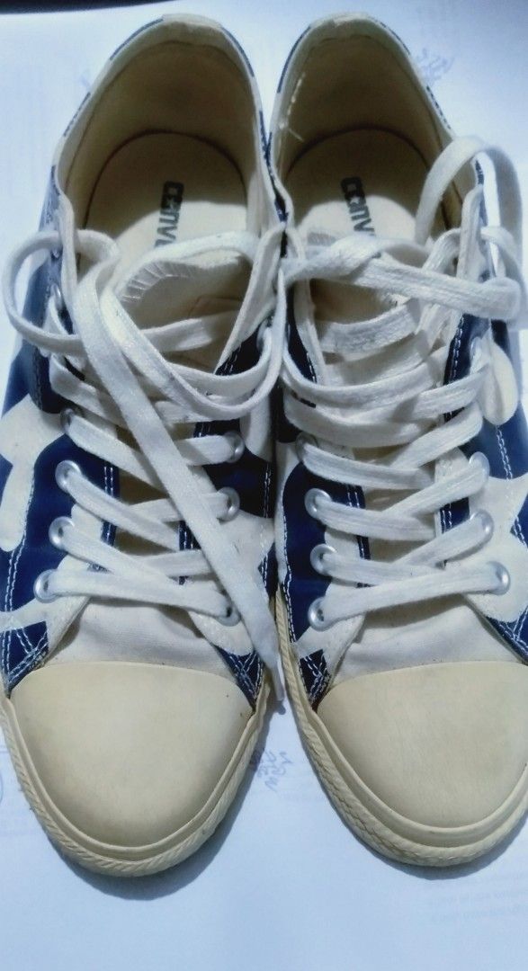 Converse size 10 (Category: Sneakers) located in Naga. Submitted by pec3c (Listing ID 1419589173, Image 1). Description: Authentic Size 10 .