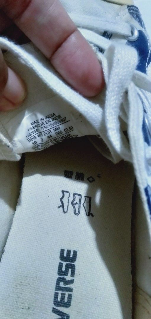 Converse size 10 (Category: Sneakers) located in Naga. Submitted by pec3c (Listing ID 1419589173, Image 2). Description: Authentic Size 10 .