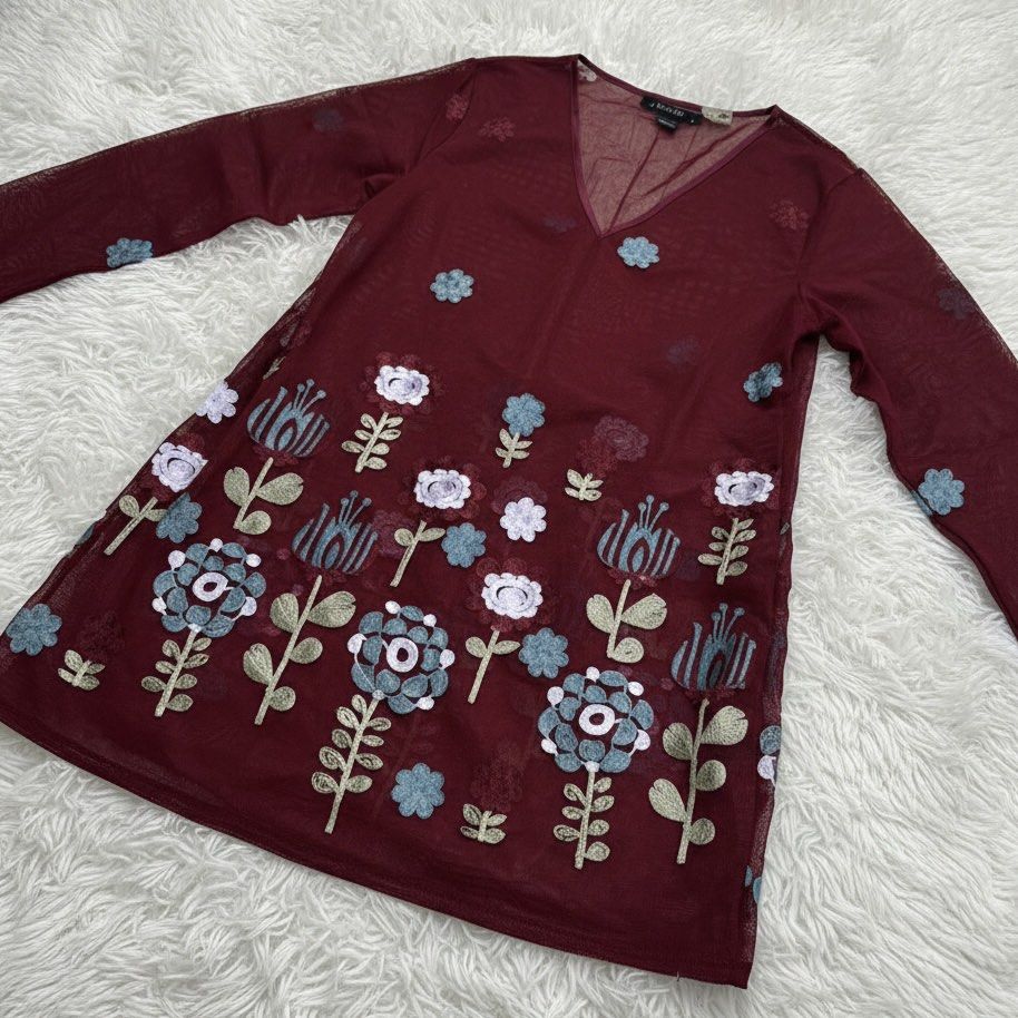 Cover up Dress (Category: Bikinis & Swimsuits) located in Mexico. Submitted by drei_declutter (Listing ID 1419655541, Image 2). Description: - Coco Cabaña Cover-up Dress - Size: M - Color: Burgundy - Features: Mesh material, floral embroidery, V-neck, bell sleeves - Condition: Excellent - Ideal for: Beach or pool cover-up dress Cover up Bought 1000 sa sm mall Rfs. Nanganak, nabuntis di narn maka porma ng ganyan sa beach haha di na nasuot.