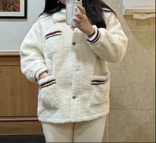(Category: ) located in . Submitted by faveactivewear (Listing ID 1419640902, Image 1). Description: .