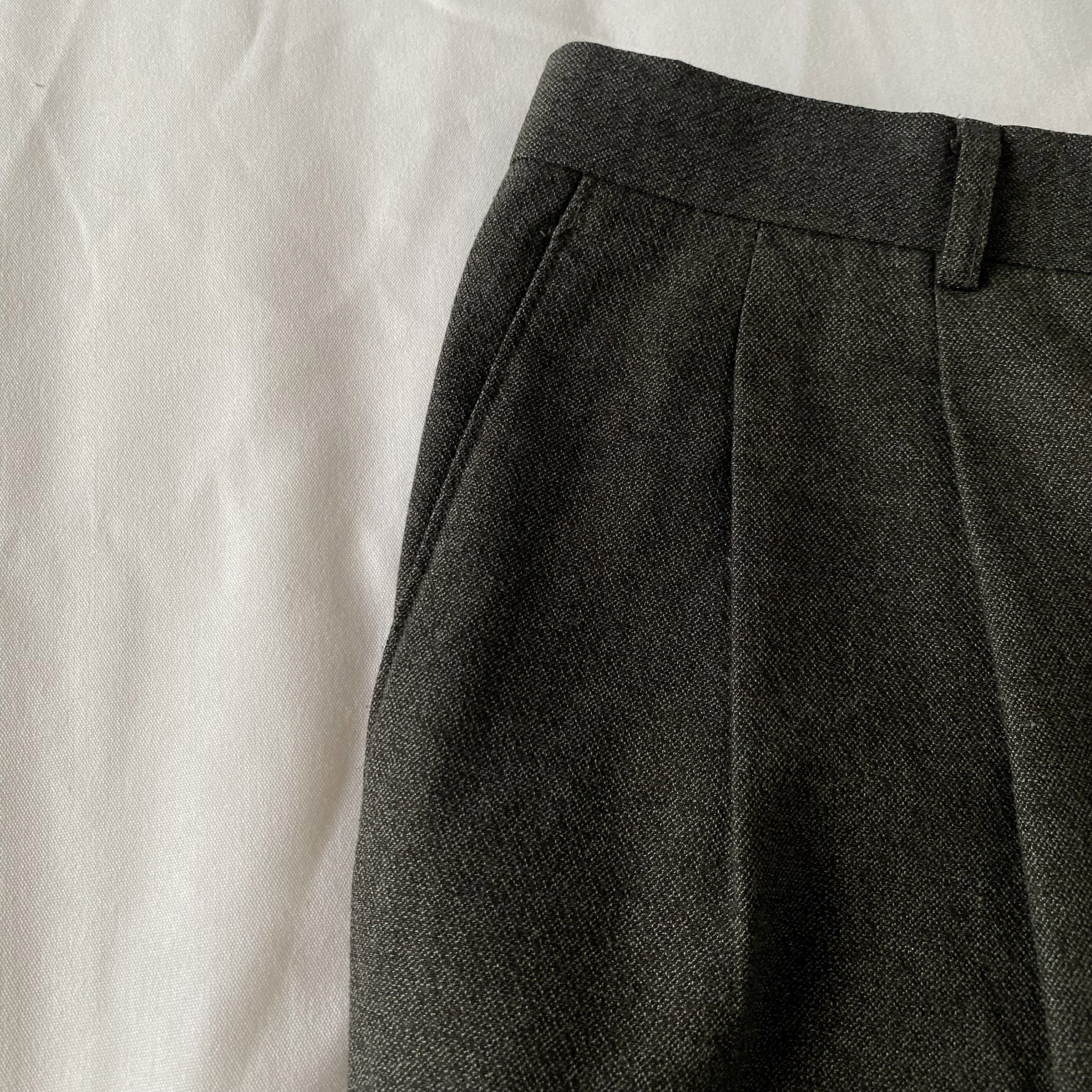 Delicron Gray Pleated Trousers (Category: Trousers) located in Makati City. Submitted by quickfinds (Listing ID 1419597758, Image 3). Description: - Delicron classic trousers - Waistline 34-36 (i use a belt since 32 lang ako) - Dark gray color - quality fabric!.