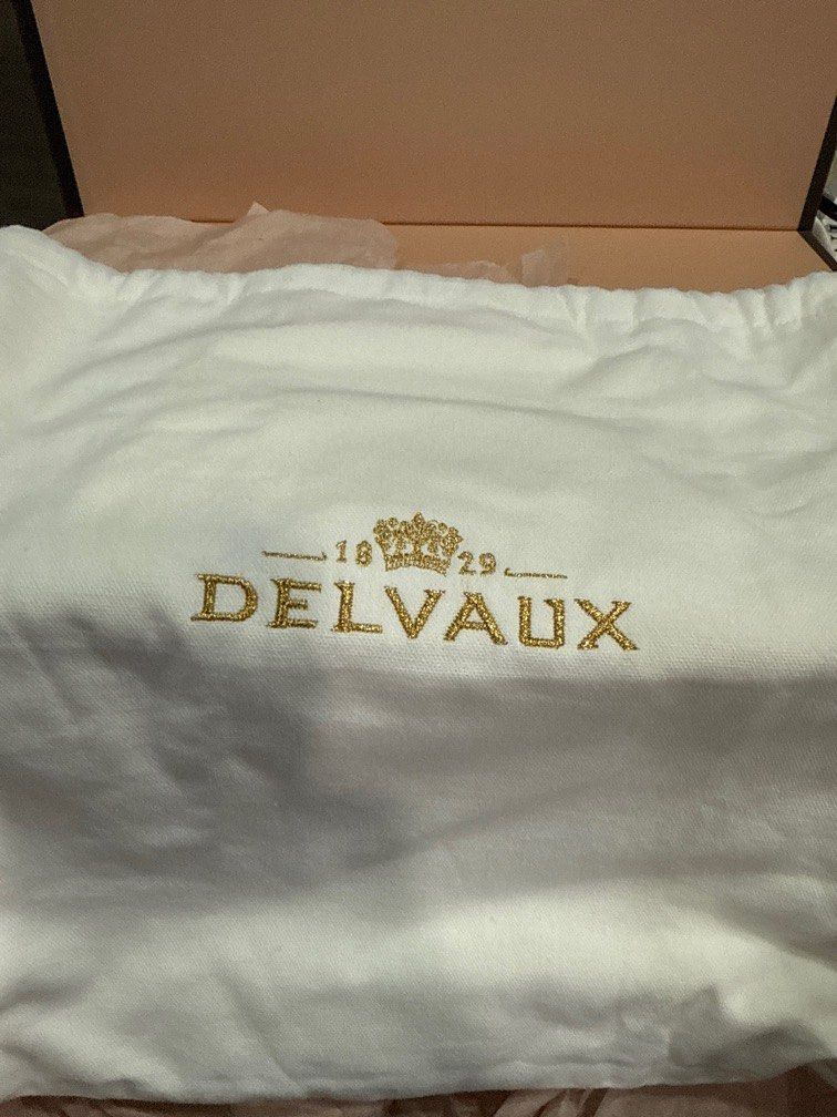 Delvaux tempete (Category: Luxury Bags & Wallets) located in Makati City. Submitted by misstakes27 (Listing ID 1419612735, Image 2). Description: .