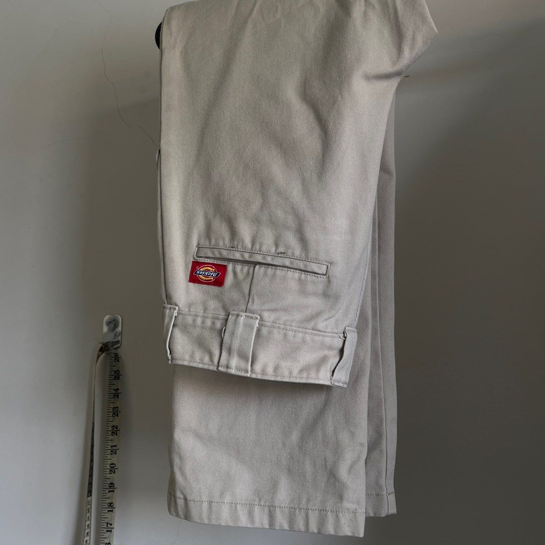 Dickies Worker Crop Pants Carpenter Cargo (Category: Jeans) located in Cagayan de Oro. Submitted by aeiith (Listing ID 1419705057, Image 1). Description: No issue.