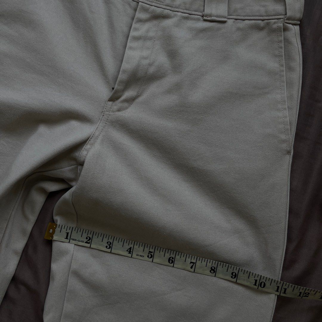 Dickies Worker Crop Pants Carpenter Cargo (Category: Jeans) located in Cagayan de Oro. Submitted by aeiith (Listing ID 1419705057, Image 3). Description: No issue.