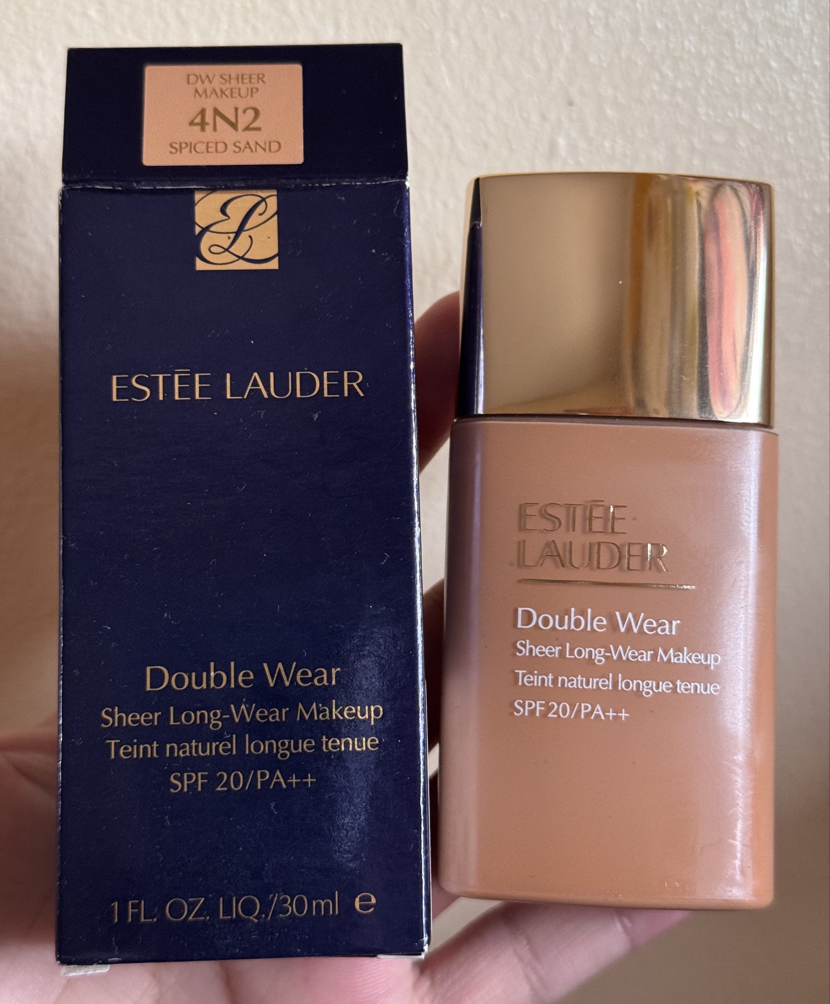 ESTEE LAUDER Double Wear Sheer Foundation Full Size (Category: Makeup) located in Batangas. Submitted by maria0808 (Listing ID 1419768868, Image 1). Description: 🧡Shade: 4N2 Spiced Sand.
