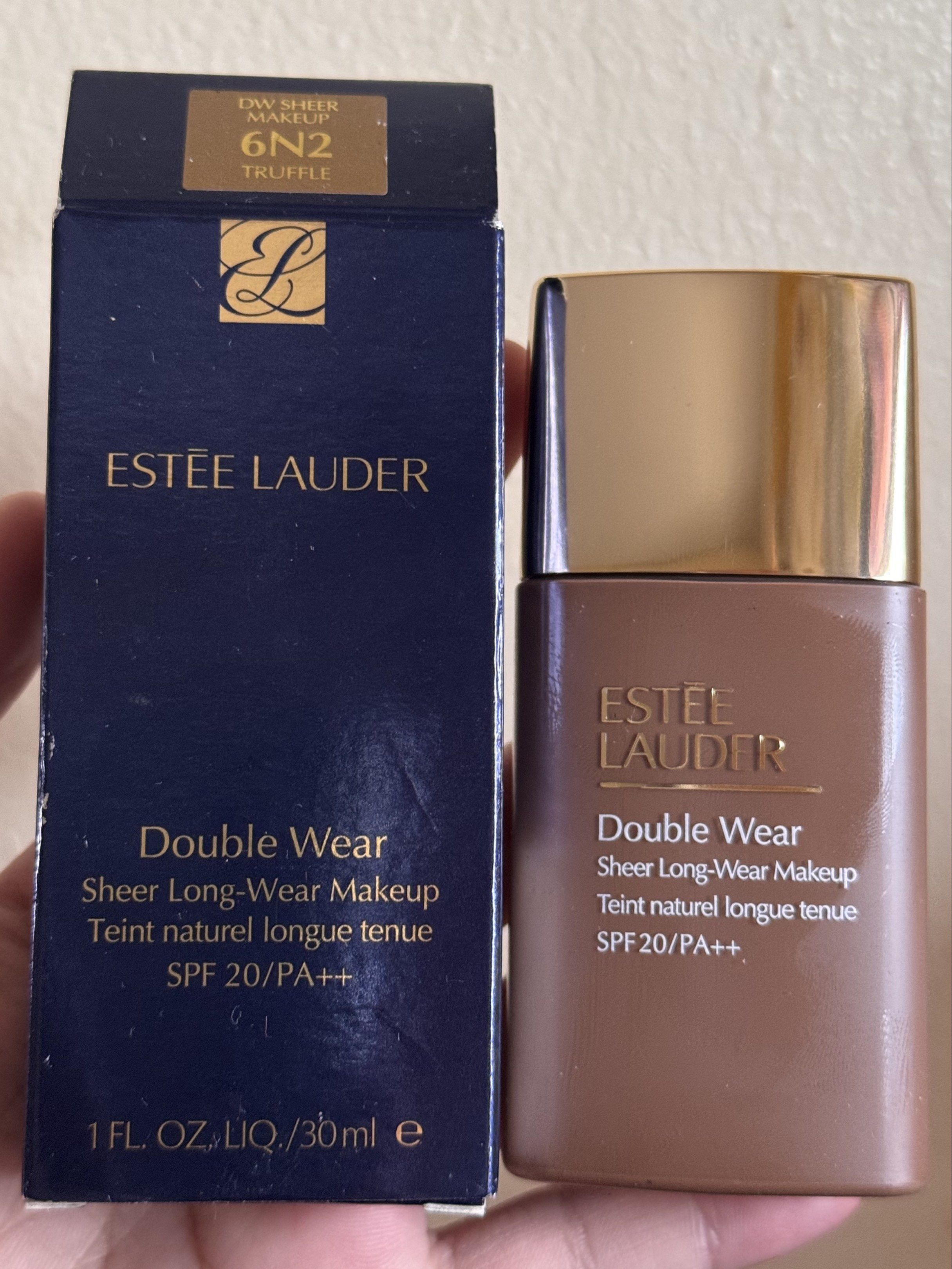 ESTEE LAUDER Double Wear Sheer Foundation Full Size (Category: Makeup) located in Batangas. Submitted by maria0808 (Listing ID 1419768980, Image 1). Description: 🧡Shade: 6N2 Truffle.