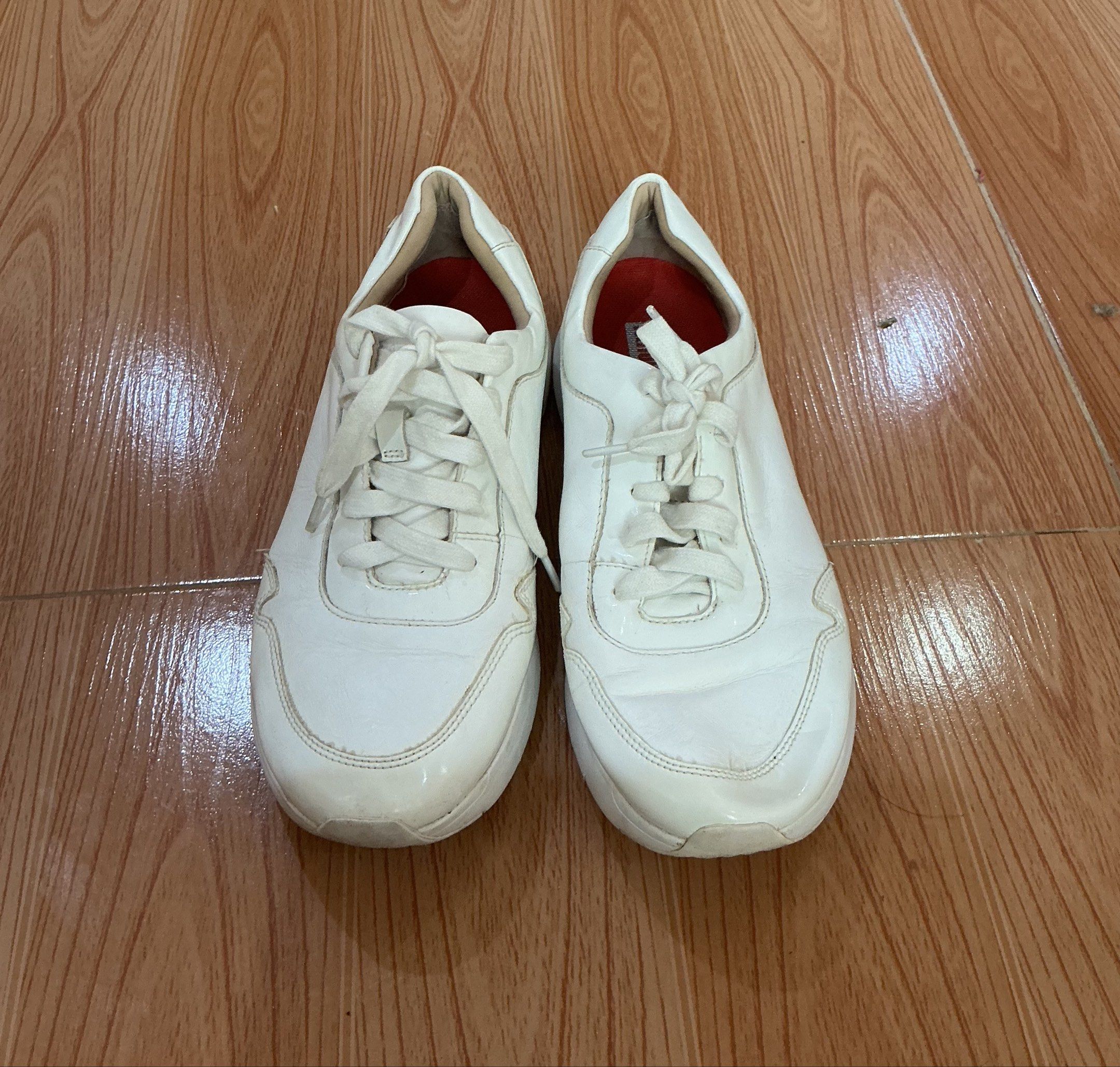 Fitflop sneakers (Category: Sneakers) located in Tacloban City. Submitted by pauuquin (Listing ID 1419740117, Image 1). Description: RFS: decluttering. Item is still in a good condition and is 100% authentic. (Bought in Kuwait) This is my last price for this item. payment first. PM me for more photos. Payment is thru gcash only. Sf shouldered by buyer..