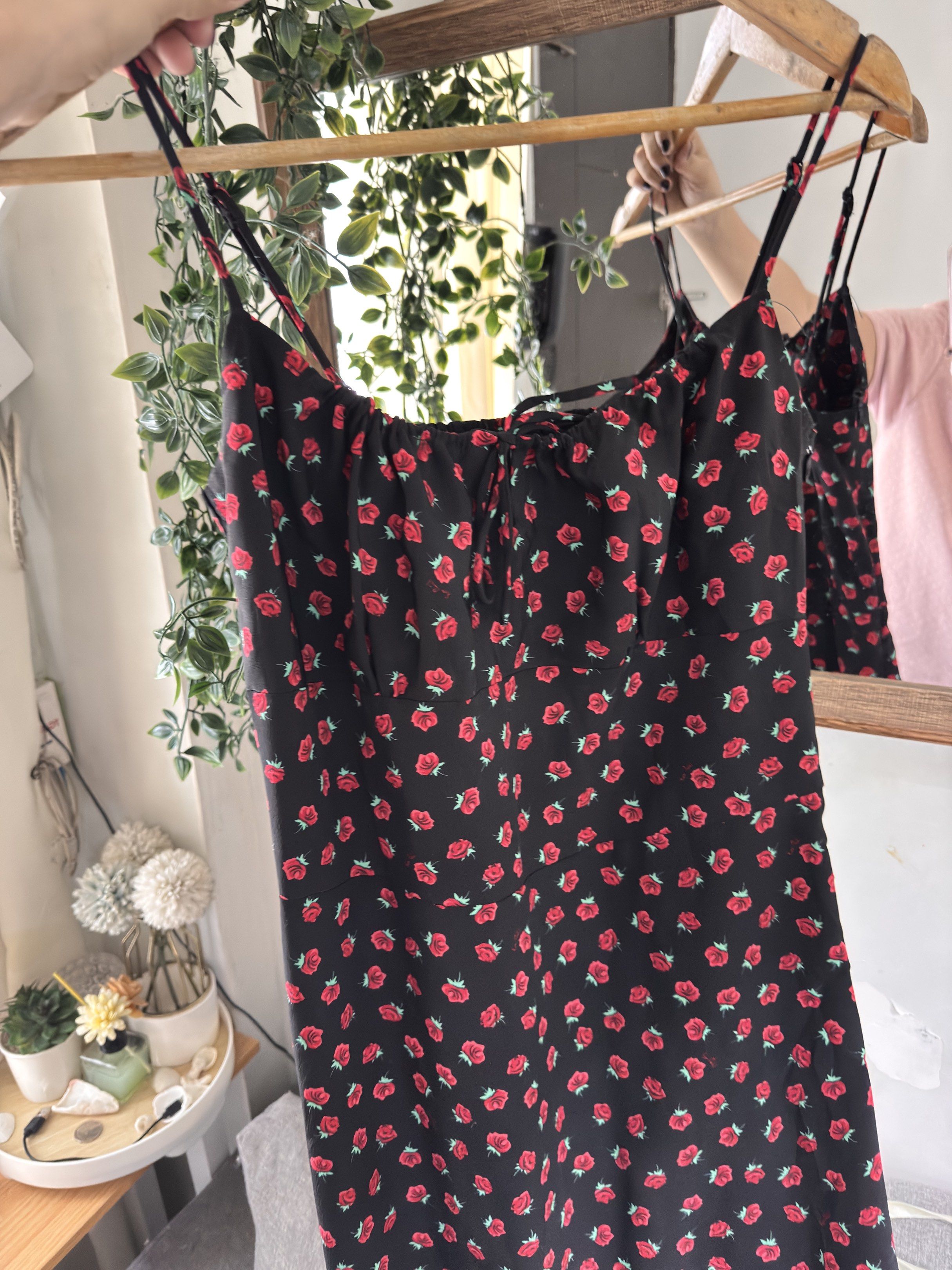 Floral strappy maxi dress (Category: Dresses) located in Cainta. Submitted by affordableprelovedstuff (Listing ID 1419670657, Image 2). Description: Large on tag Up to 36bust Waistline up to 28 Length 50 Adjustable Strap Side zipper .