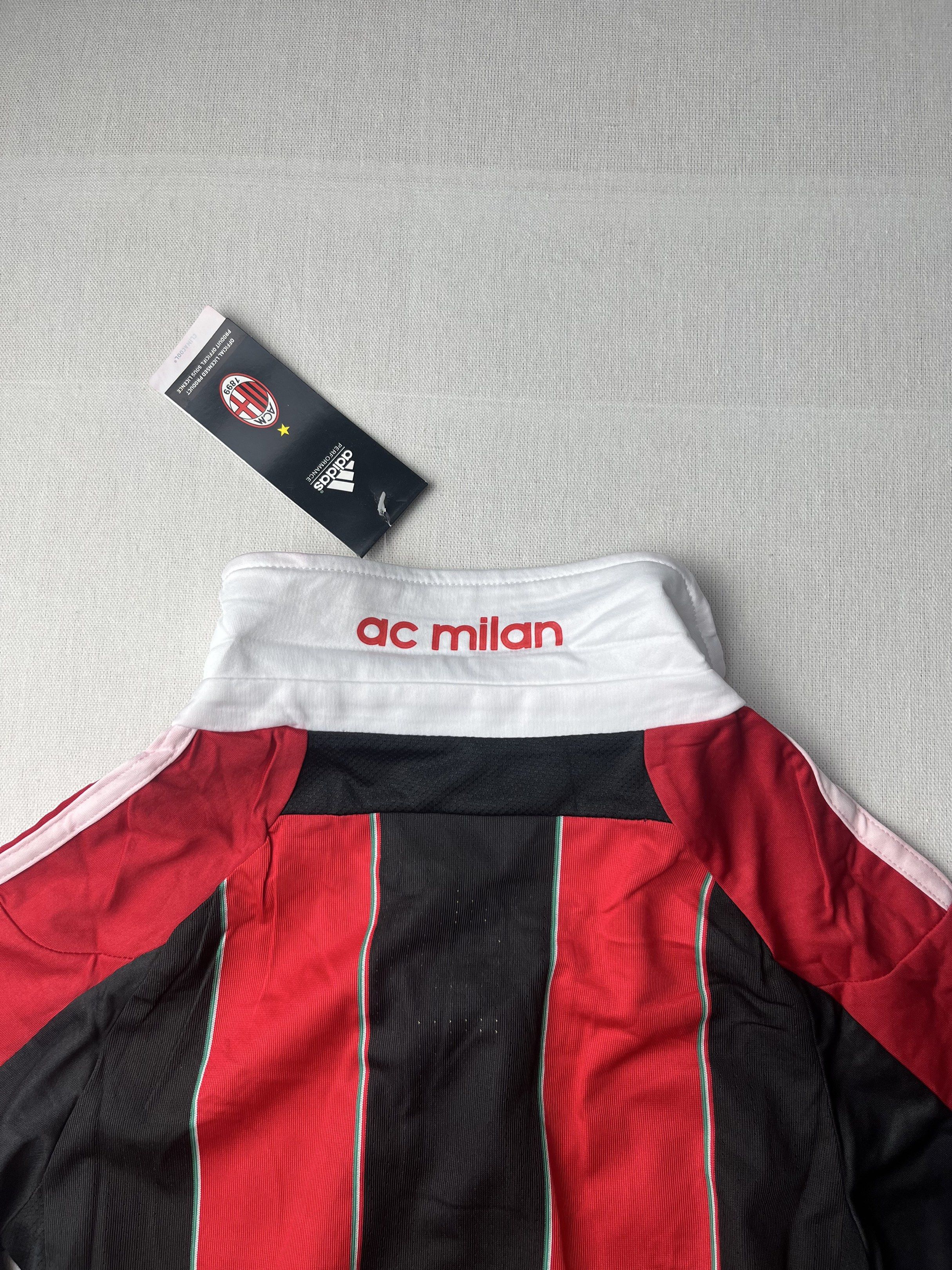 FLY EMIRATES FOOTBALL JERSEY (Category: Shirts) located in Angeles City. Submitted by generalmerchandiseph (Listing ID 1415812907, Image 3). Description: 50% OF EVERY SALE HELPS TYPHOON VICTIMS IN CEBU 🙏 FLY EMIRATES FOOTBALL JERSEY XS WOMENS 14W X 24L DIMENSIONS BRANDNEW W/ HANGTAG MINOR FLAWS WASHED AND READY TO WEAR 🫧.