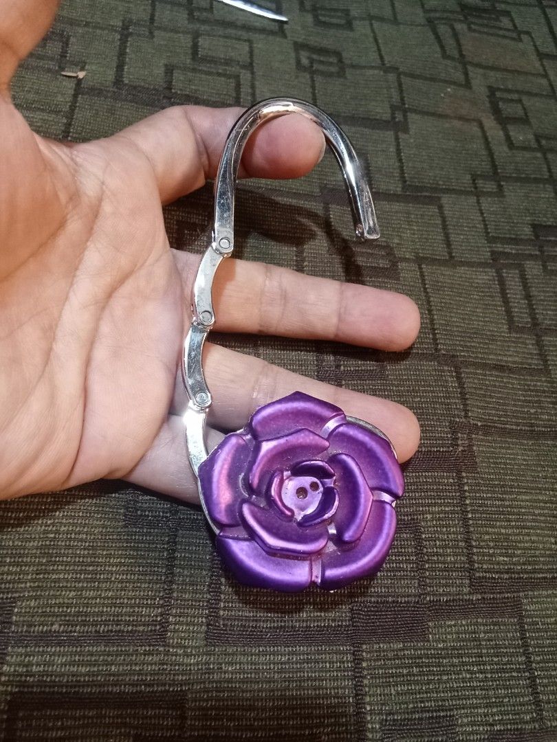 Foldable HandBag Hook for tables (Category: Luxury Accessories) located in Bocaue. Submitted by marajapansurplus (Listing ID 1419637263, Image 3). Description: Japan sourced item. selling as it is..