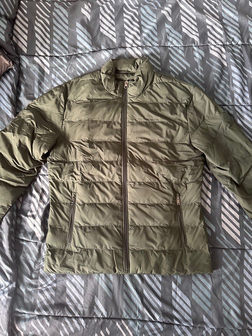 Hackett Puffer Jacket (Category: Coats, Jackets and Outerwear) located in Bayan Lepas. Submitted by duckstore (Listing ID 1419620509, Image 1). Description: size S pit 20.5 brand new condition- rm250 cod penang.