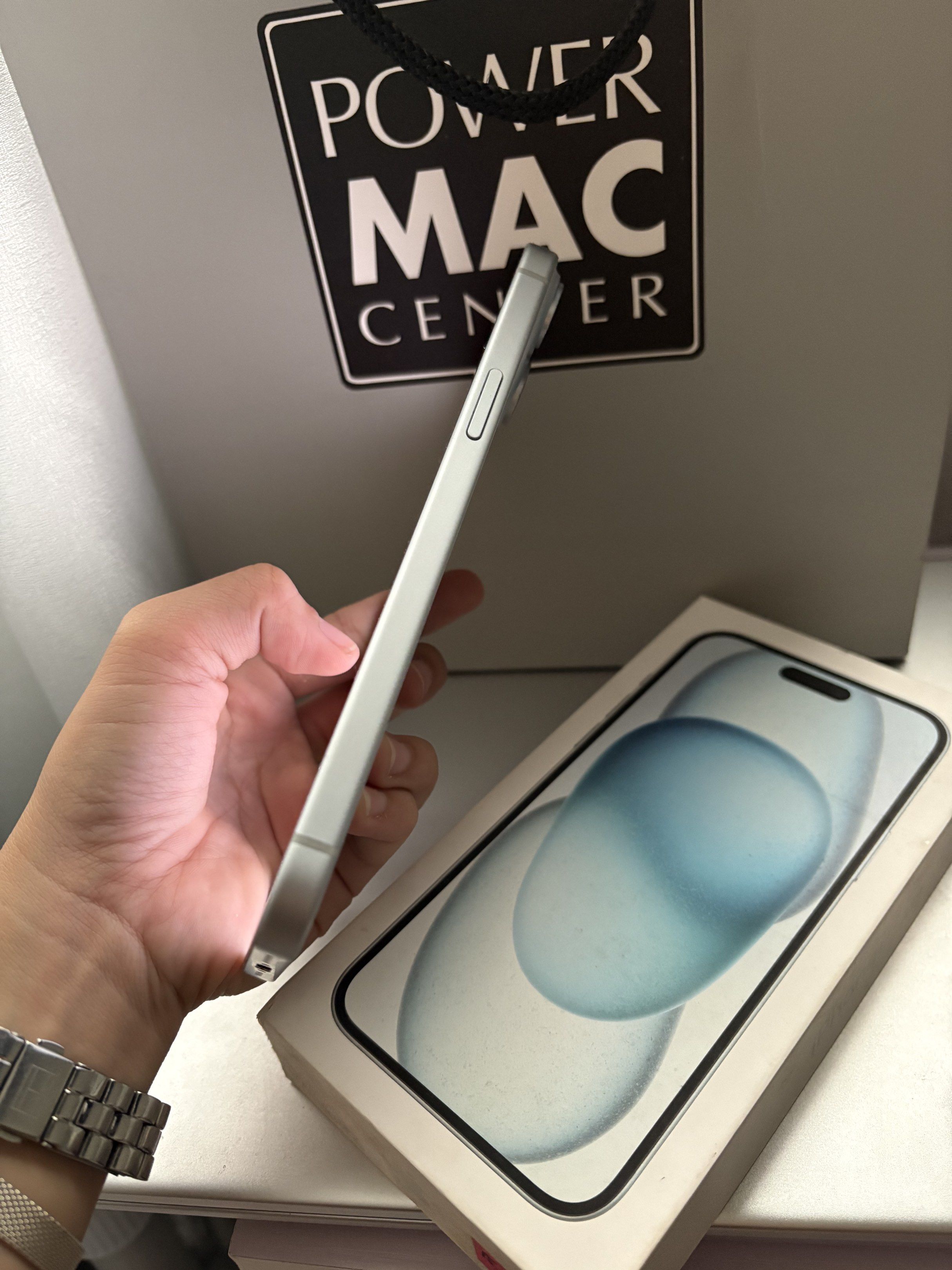 Iphone 15Plus (Category: iPhone 15 Series) located in Paranaque City. Submitted by decluaaa (Listing ID 1419664224, Image 2). Description: iPhone 15 Plus 128GB Bought at Power Mac 87% Battery Health 99% Smooth / Smoothness.