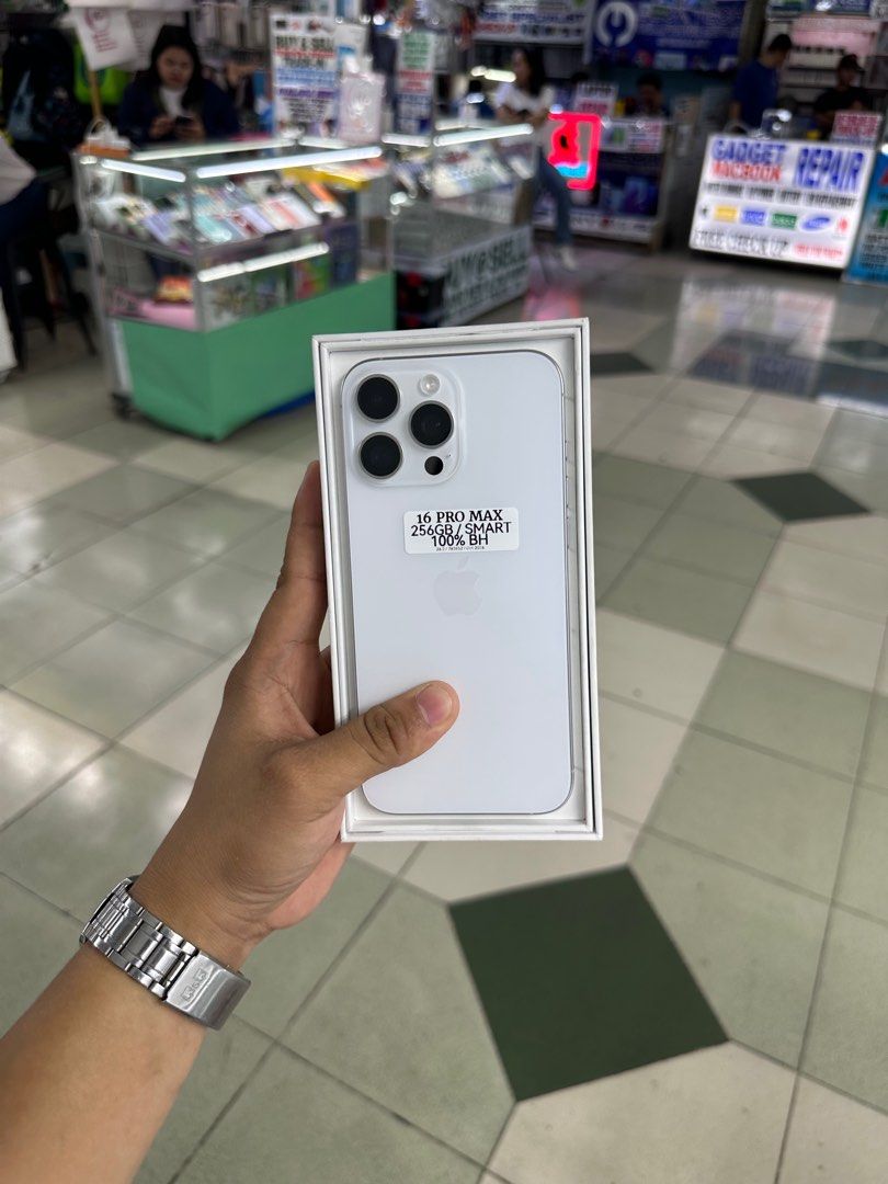 IPHONE 16 PROMAX 256GB 100BH SMART LOCK NO ISSUE (Category: iPhone 16 Series) located in Manila. Submitted by mrkim_gadget (Listing ID 1419704573, Image 1). Description: Onhand| IPHONE 16 PROMAX •256GB •Smart Lock •99% Smooth •Never been Repaired •No Hidden Issues •Can Reset Anytime •Test to Sawa •NOT Refurb •Unli 3utools INCLUSION CLEAR CASE CHARGER TEMPERD •Mode of payment •Cash •Gcash •Bank Transfer INSTALLMENT AVAILABLE SPAY LATER GGIVES CRED