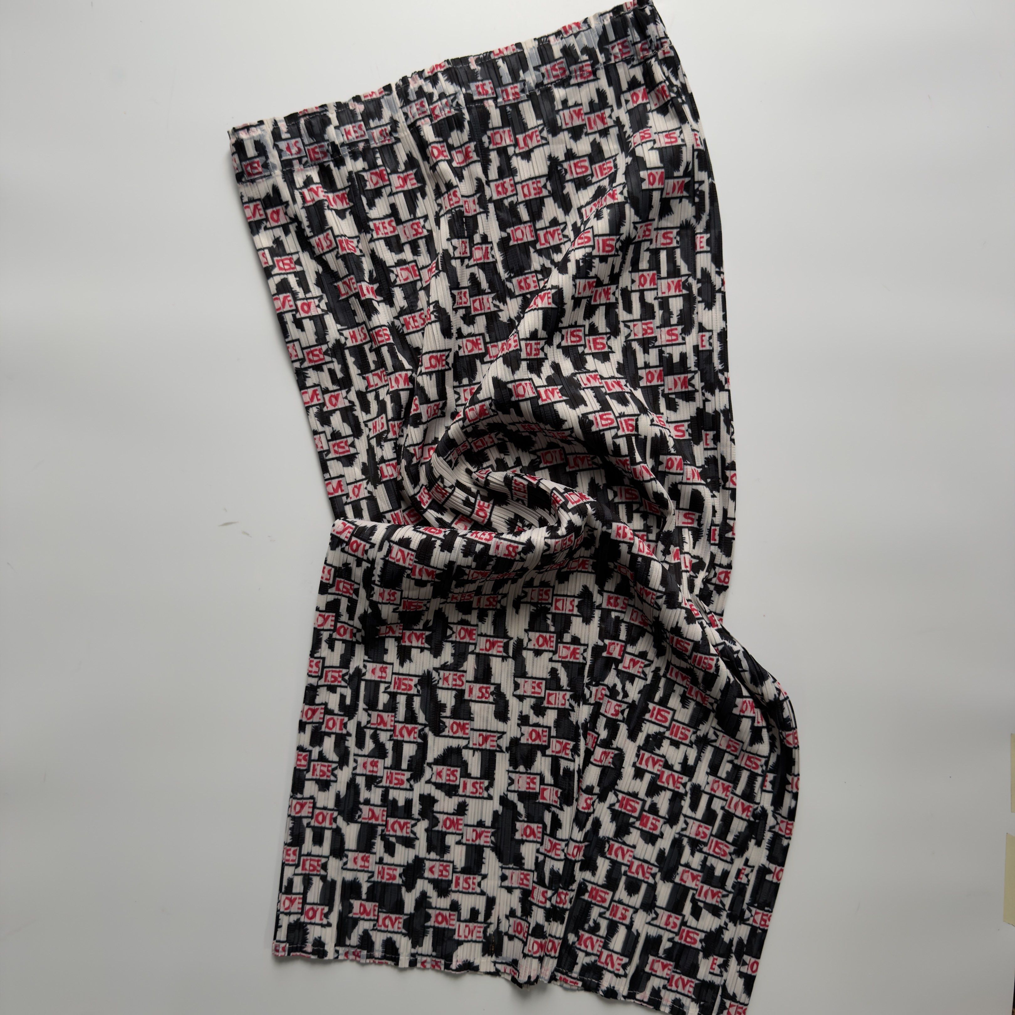Issey Miyake Pleats Please Maxi Skirt (Category: Luxury Apparel) located in Manila. Submitted by babybella888 (Listing ID 1419688009, Image 1). Description: Size: XS-M Waist: Length: Flaw: None Condition: Excellent 🛒 stretchy 🛒 not guaranteed auth.