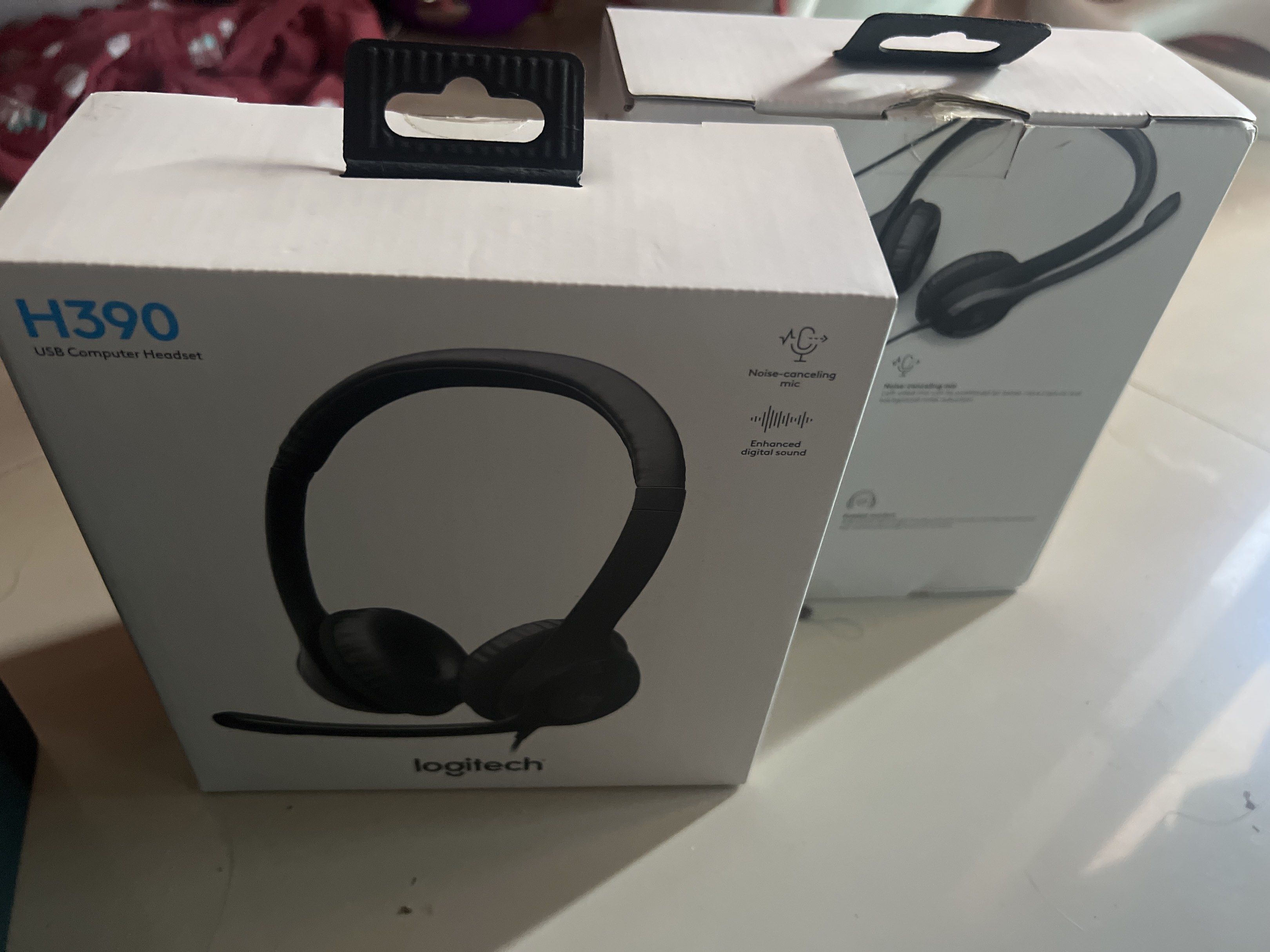 Logitech H390 USB Headset (Category: Headphones & Headsets) located in Quezon City. Submitted by lalapoopsiess (Listing ID 1419669293, Image 2). Description: Quantity: 2 Unsealed, but not used: Php 1000.00 (SOLD) Sealed: Php 1200.00 - Logitech H390 USB Headset - Built-in microphone - USB A connectivity - Enhanced digital sound - Noise-canceling technology - Includes original packaging RFS: bigay lang ng company, I already have headphones MOP: Ban