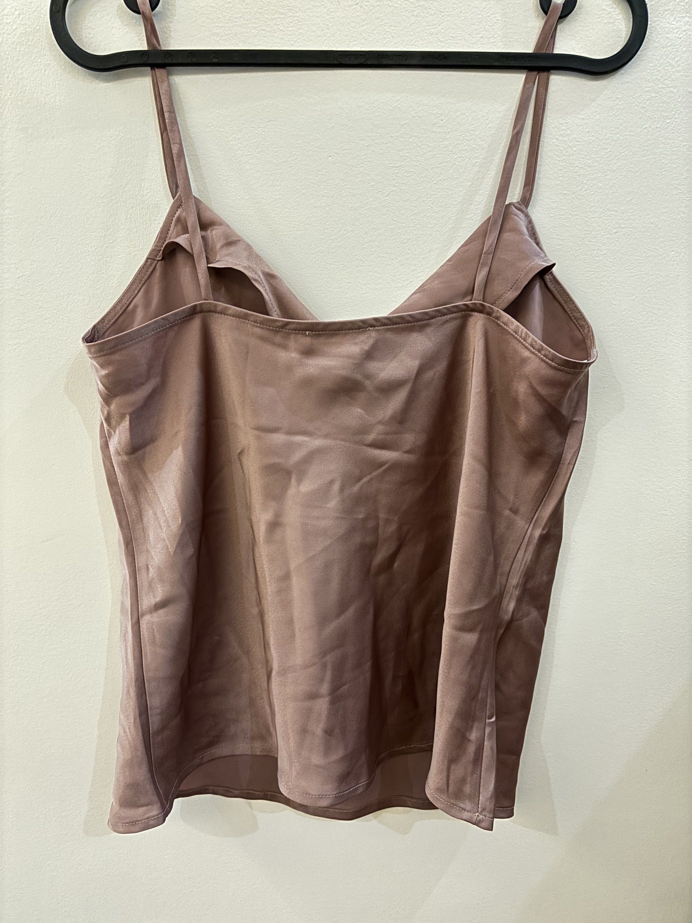 Love, Bonito Cowl Neck Top (Category: Sleeveless) located in Agdangan. Submitted by mics01 (Listing ID 1419674371, Image 2). Description: - Love, Bonito top - Dusty rose color - Cowl neck and spaghetti straps - Size: M (UK 10, US 6) - Silky material.