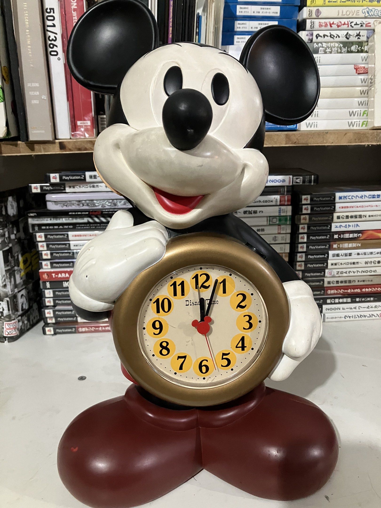 MICKEY ALARM CLOCK VINTAGE (Category: Clocks) located in Angeles City. Submitted by jnwsurplus (Listing ID 1419766253, Image 1). Description: Working good See pictures for issue. Pm me.
