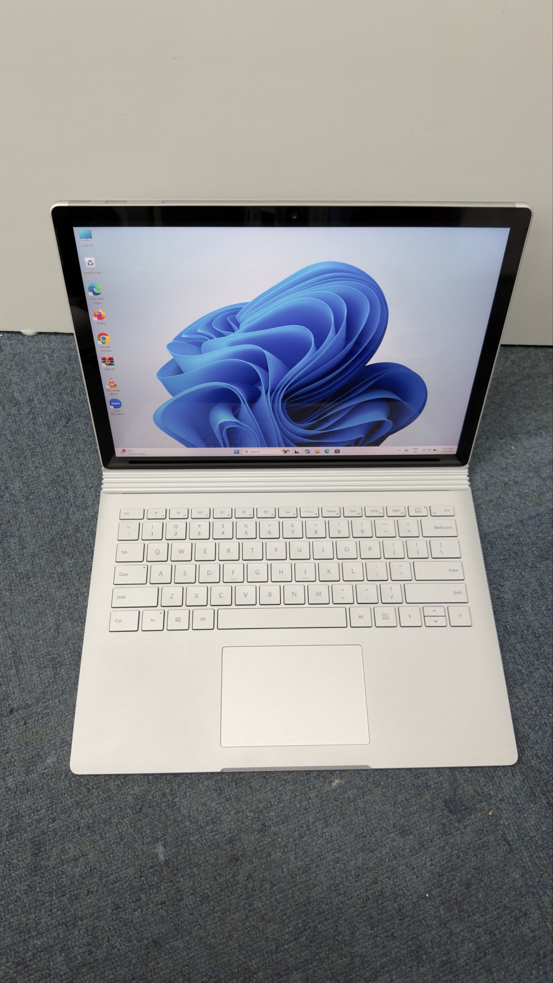 Microsoft Surface Book 2 Touchscreen Intel Core I7 Processor 2GB microsoft-surface-book-2-touchscreen-intel-core-i7-processor-2gb