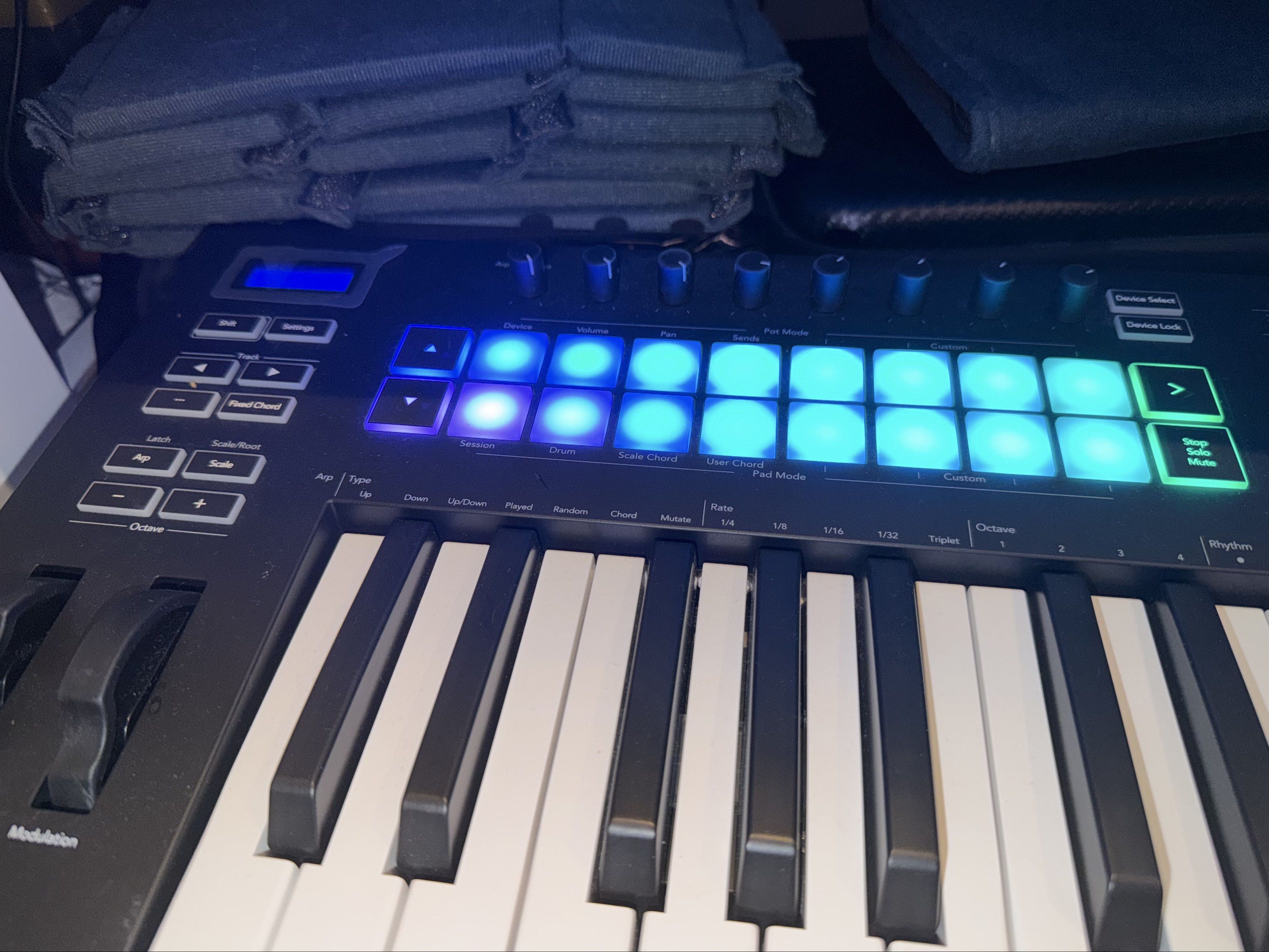 放二手MIDI琴】Novation Launchkey 61 MK3, 興趣與生活, 樂器- Carousell