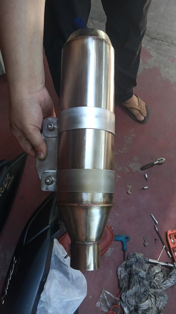 Motorcycle Exhaust Pipe (Category: Construction & Building Materials) located in Quezon City. Submitted by madelrivera (Listing ID 1419631392, Image 2). Description: MTRP SP 2 COPY STAINLESS WITH BRACKET CANISTER ONLY 300mm FOR SALE 5K NO ISSUE LOCATION CARLOS EXTENSION SAN BARTOLOME NOVA QC.