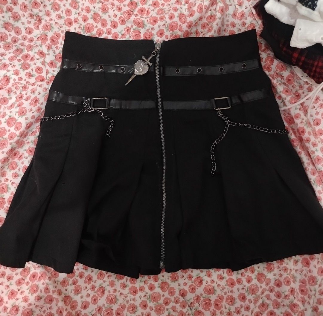 NANA inspo skirt (Category: Skirts) located in Naga. Submitted by r4e_3ftz (Listing ID 1419652039, Image 2). Description: .