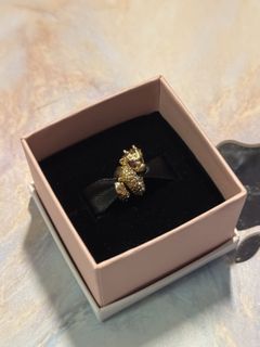 (Category: ) located in . Submitted by juju.preloved_ (Listing ID 1419760485, Image 1). Description: .