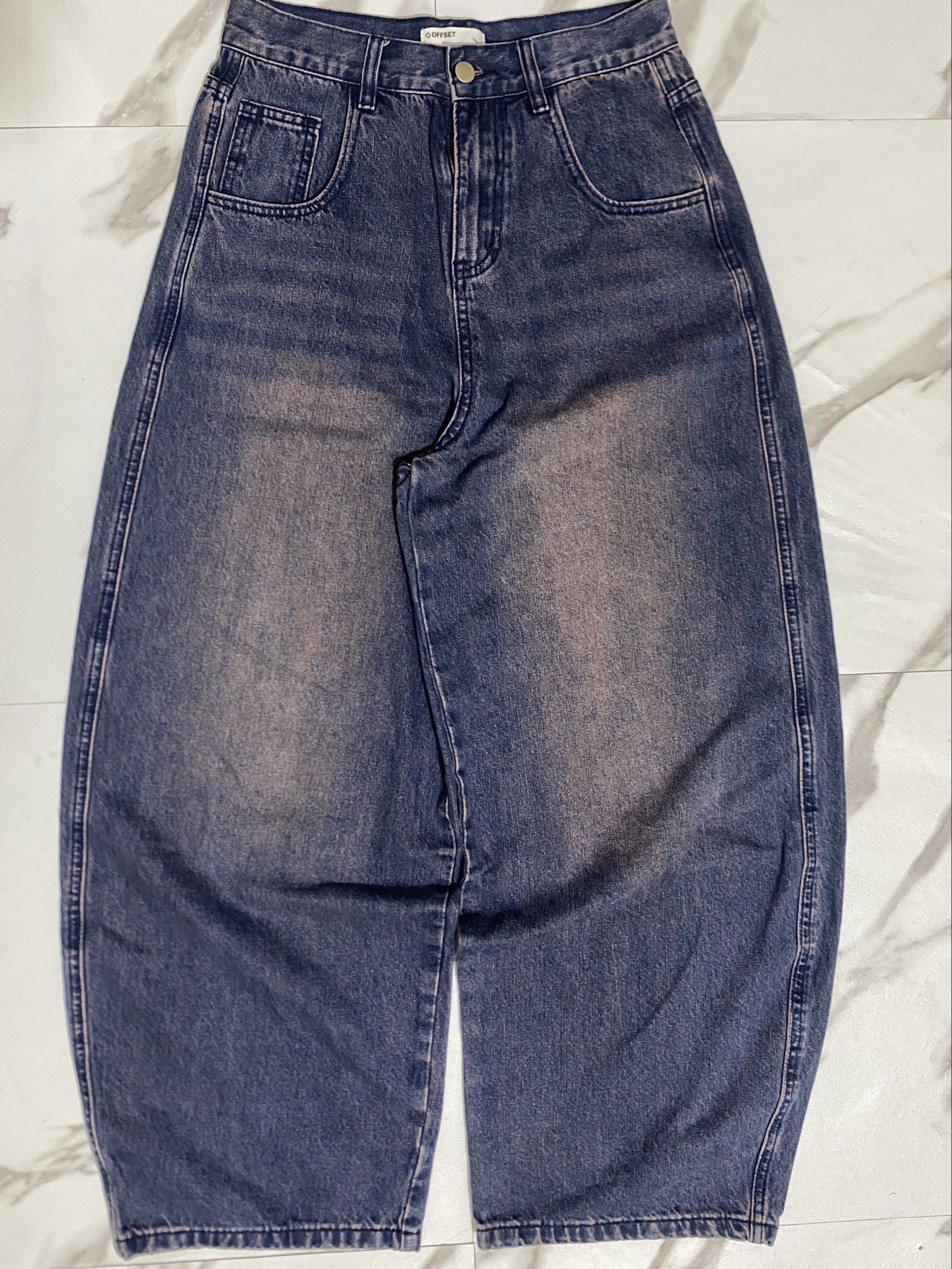 Offset Baggy Jeans (Category: Jeans) located in Meycauayan. Submitted by darille_tulip (Listing ID 1419725093, Image 1). Description: • Waist: 28” • Thigh: 14” • Length: 40” • Leg Hole: 10” • Fit: Baggy / Wide-Leg.