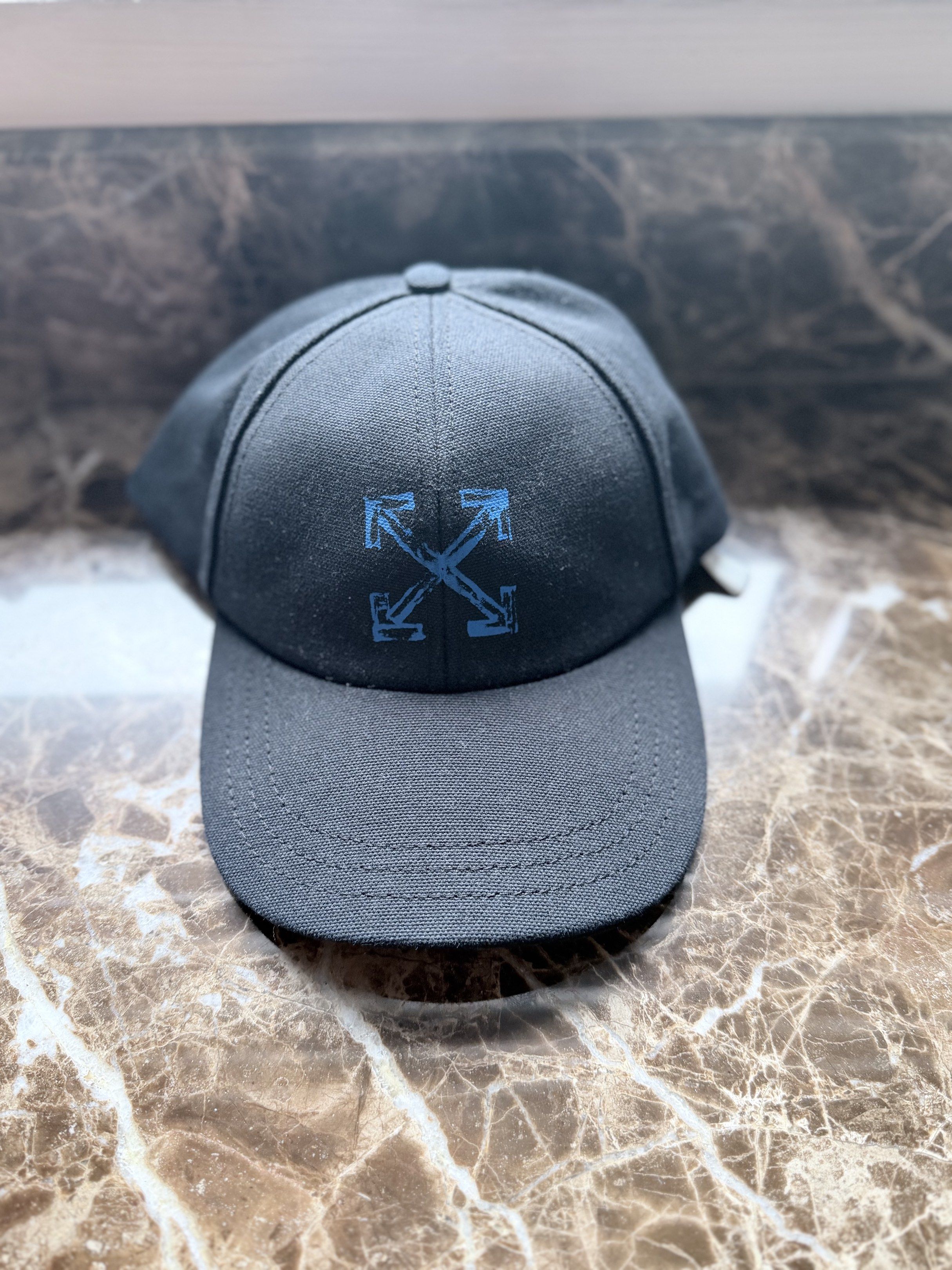 Off-White Arrows Cap (Category: Caps & Hats) located in Muntinlupa City. Submitted by silentfire.13aadb (Listing ID 1419601544, Image 1). Description: Used only once.