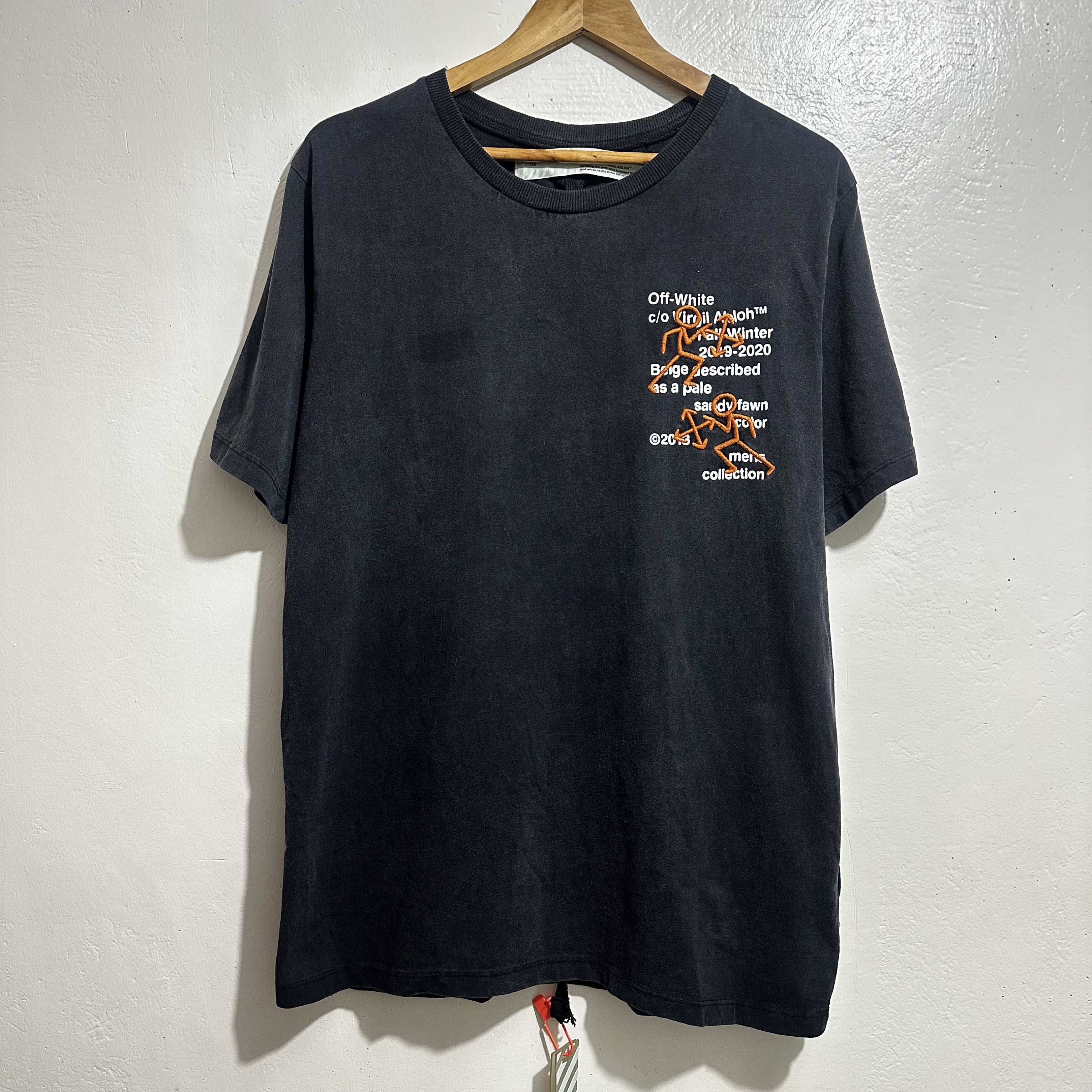 Off-White c/o Virgil Abloh T-shirt (Category: Tshirts & Polo Shirts ) located in Angeles City. Submitted by eemps (Listing ID 1419702192, Image 1). Description: -Includes the original hangtag. - acid wash (Black) -Size XL-XXL (Women).