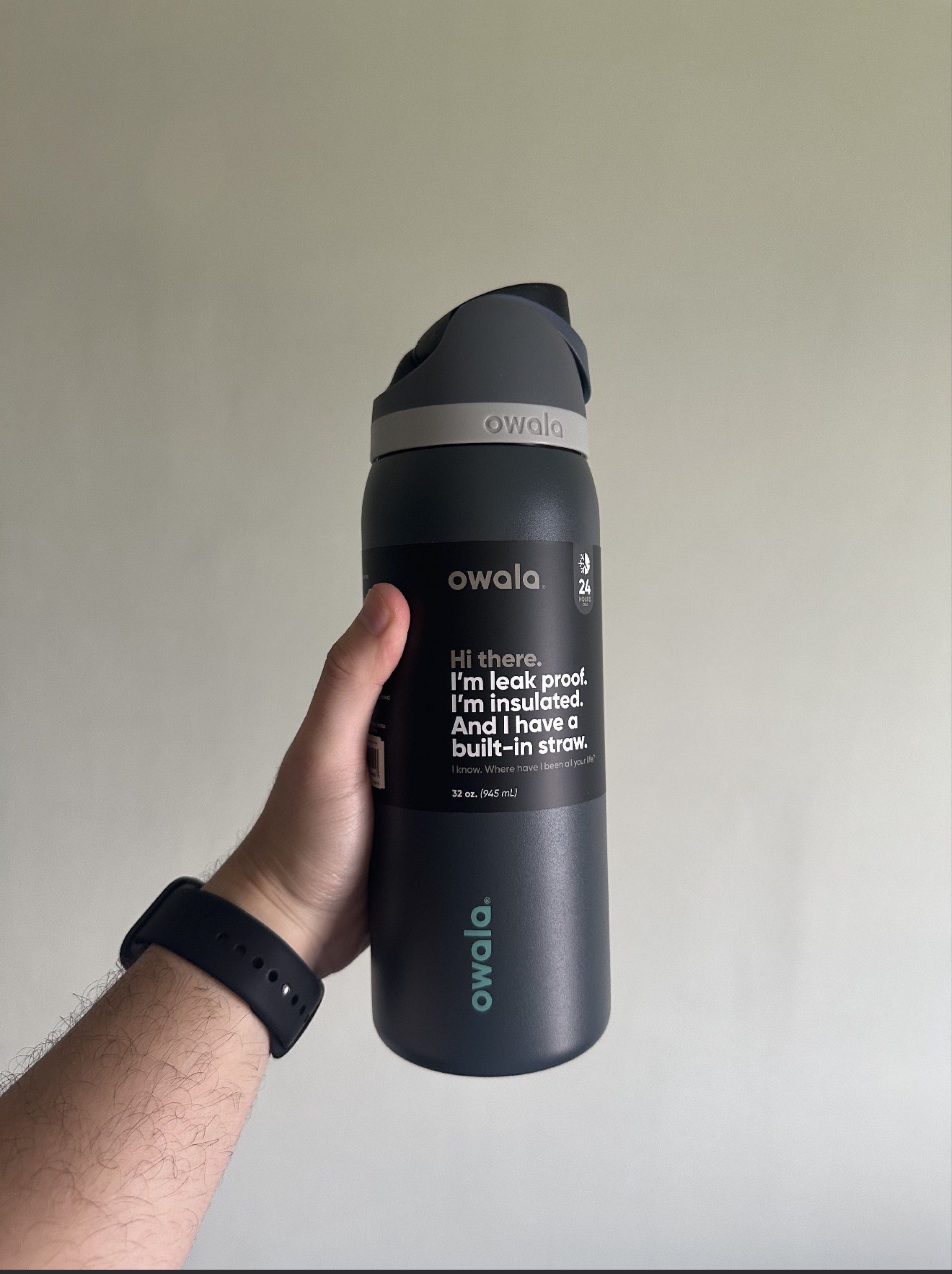 Owala Insulated Water Bottle 32oz (Category: Water Bottles & Tumblers) located in Makati City. Submitted by i_declutter.mnl (Listing ID 1419686916, Image 2). Description: - Owala 32oz insulated water bottle - Leak-proof design - Features a built-in straw - Keeps drinks cold for extended periods - Color: Dark gray bottle with gray lid and handle - Owala logo present free boots.