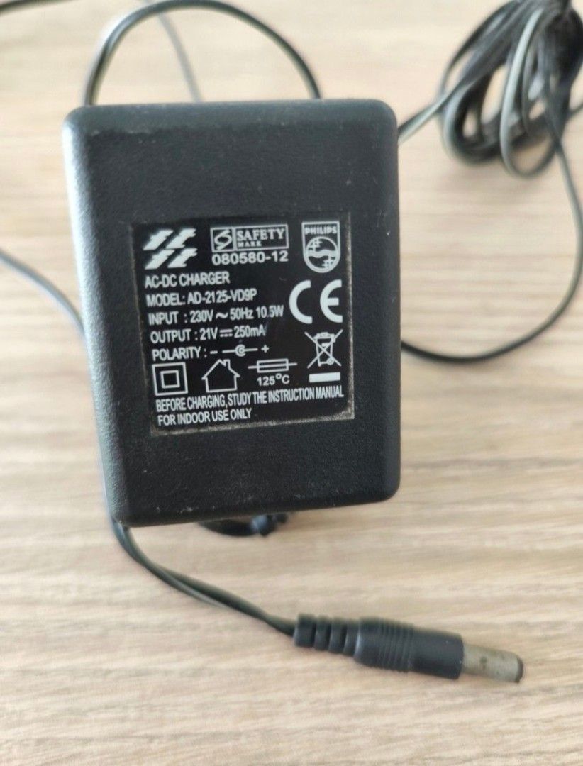 Phillip AC/DC Adaptor 21V 250mA406013823408547840