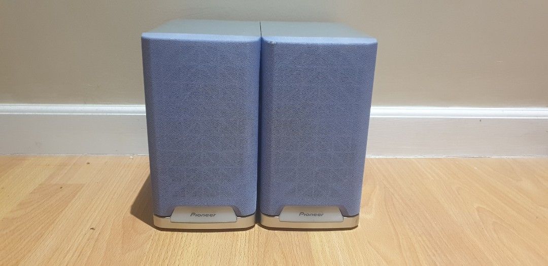 Pioneer Small Bookselves Speaker (Category: Soundbars, Speakers & Amplifiers) located in Manila. Submitted by zandre615 (Listing ID 1419597544, Image 2). Description: Pioneer small bookselves speakers Good working condition Manila area .